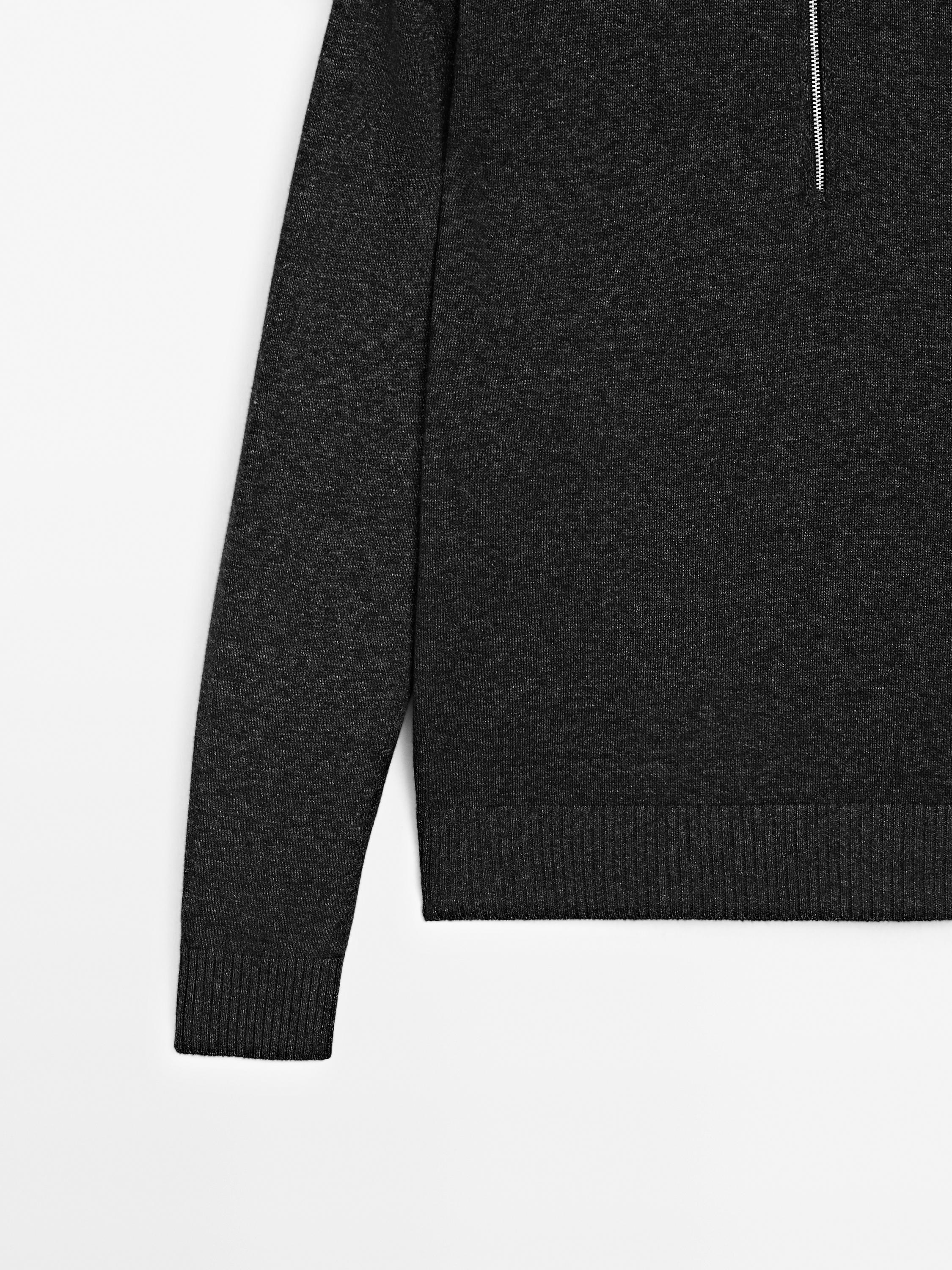 Mock neck knit sweater