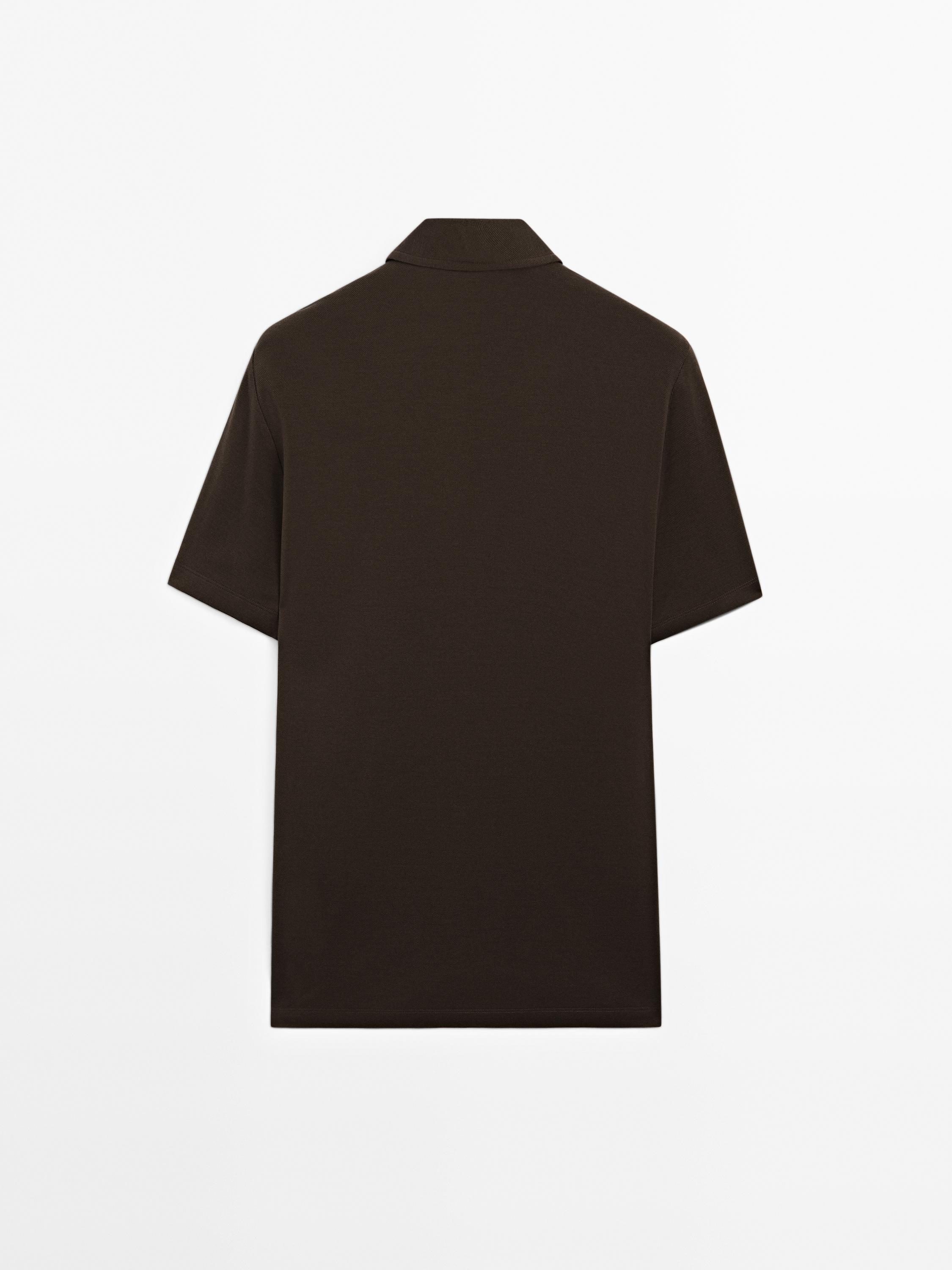 Textured short sleeve polo shirt