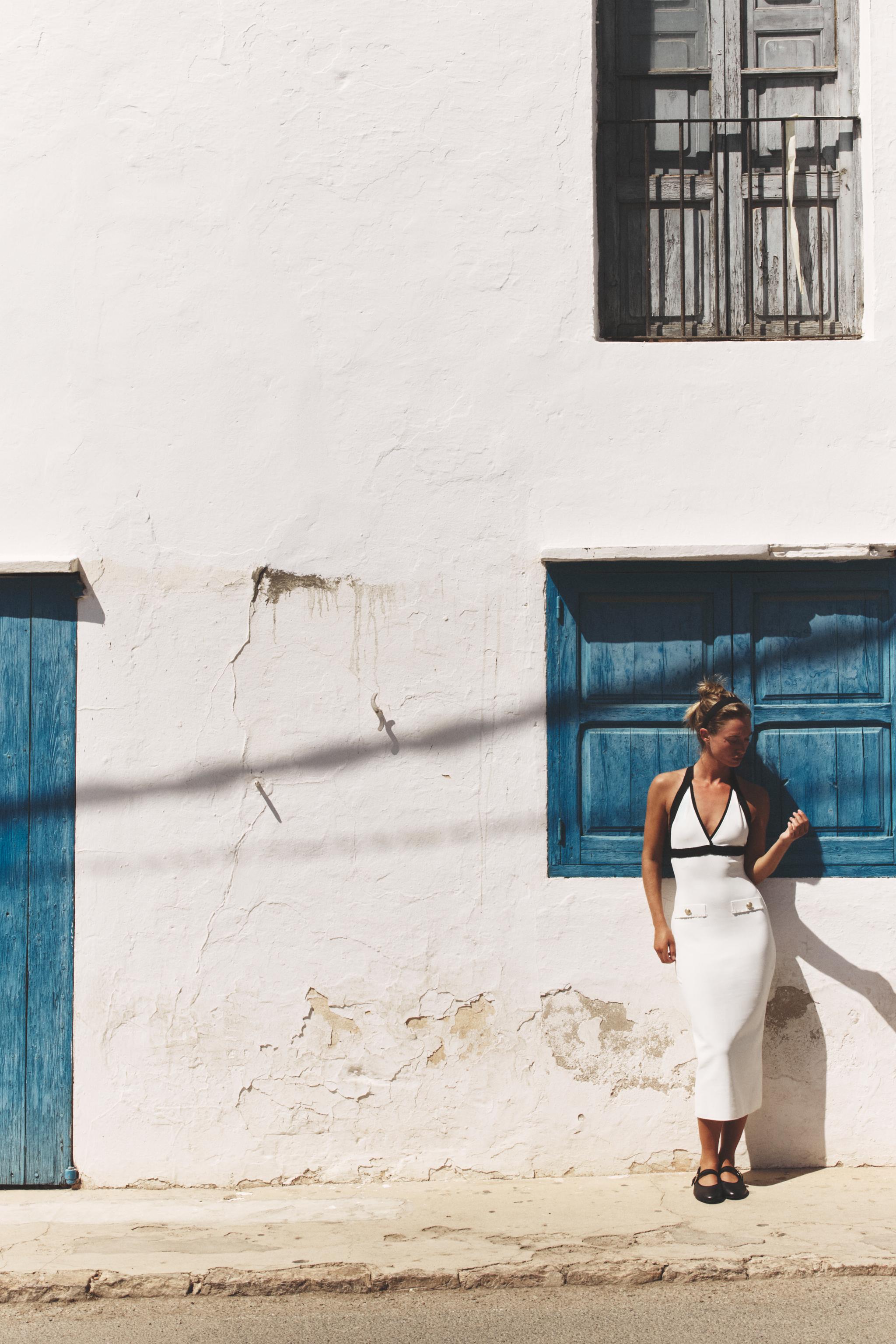 HALTER STRETCH CONTOURING DRESS