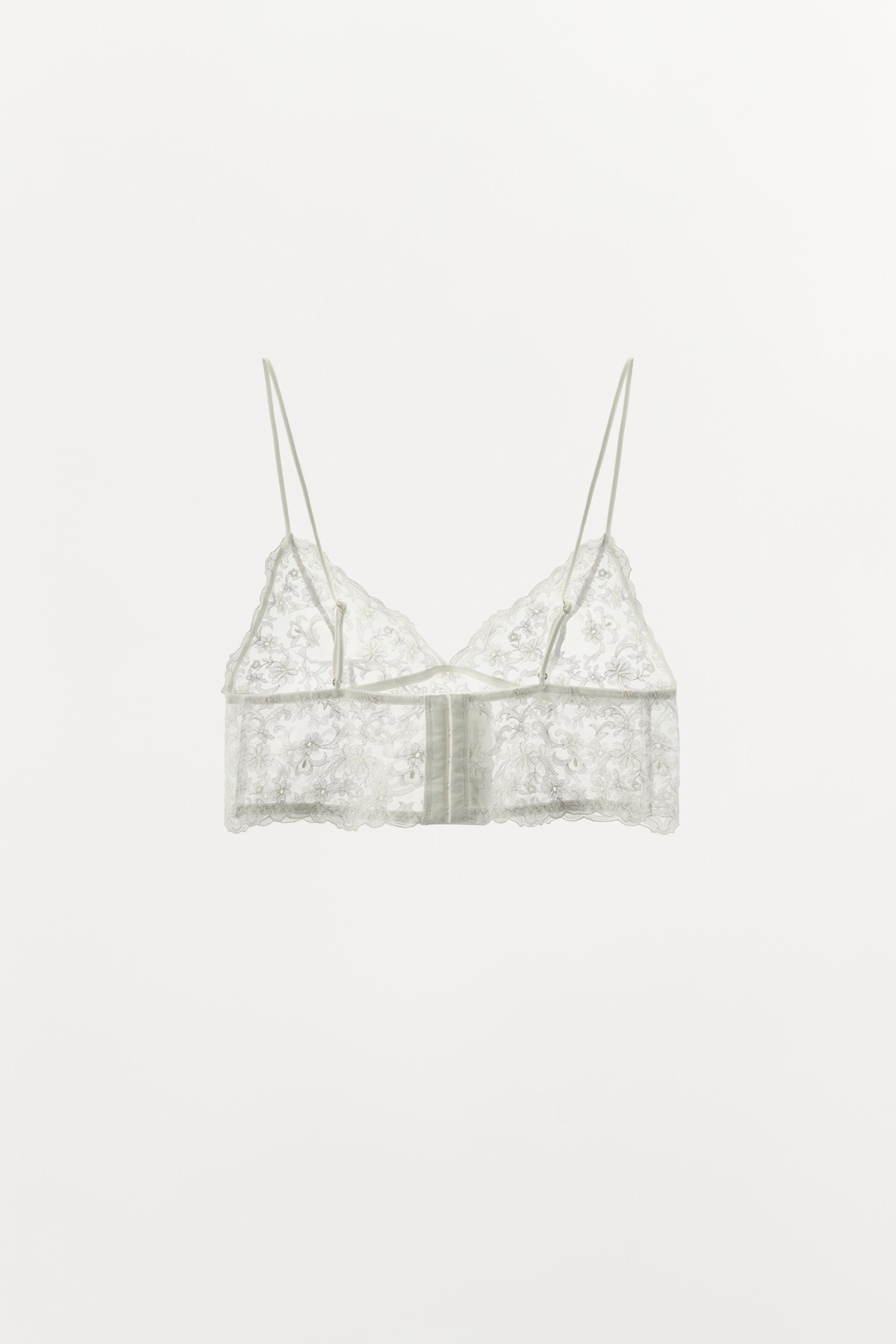 EMBROIDERED LACE BANDEAU BRALETTE