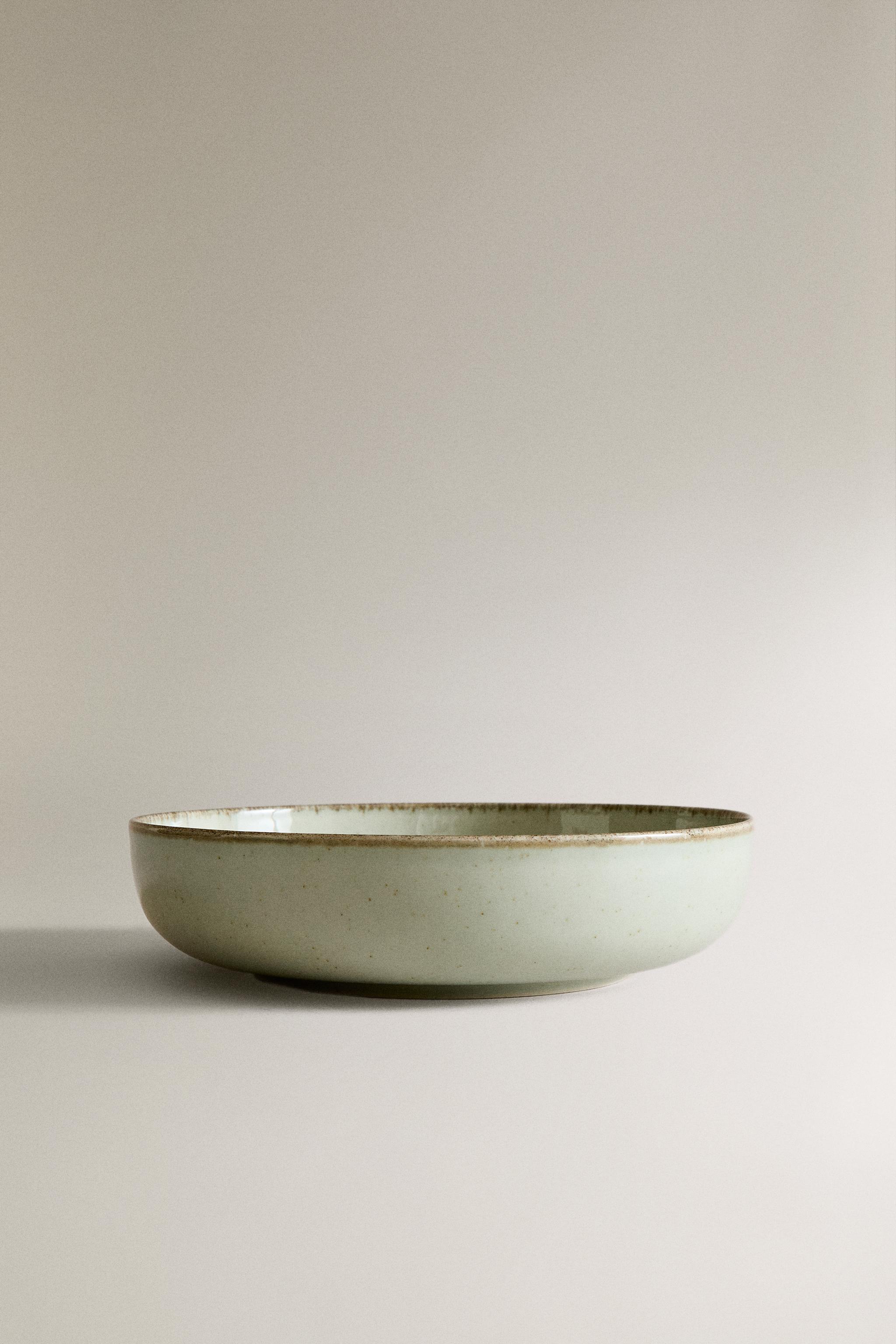 PORCELAIN SOUP PLATE WITH ANTIQUE FINISH RIM