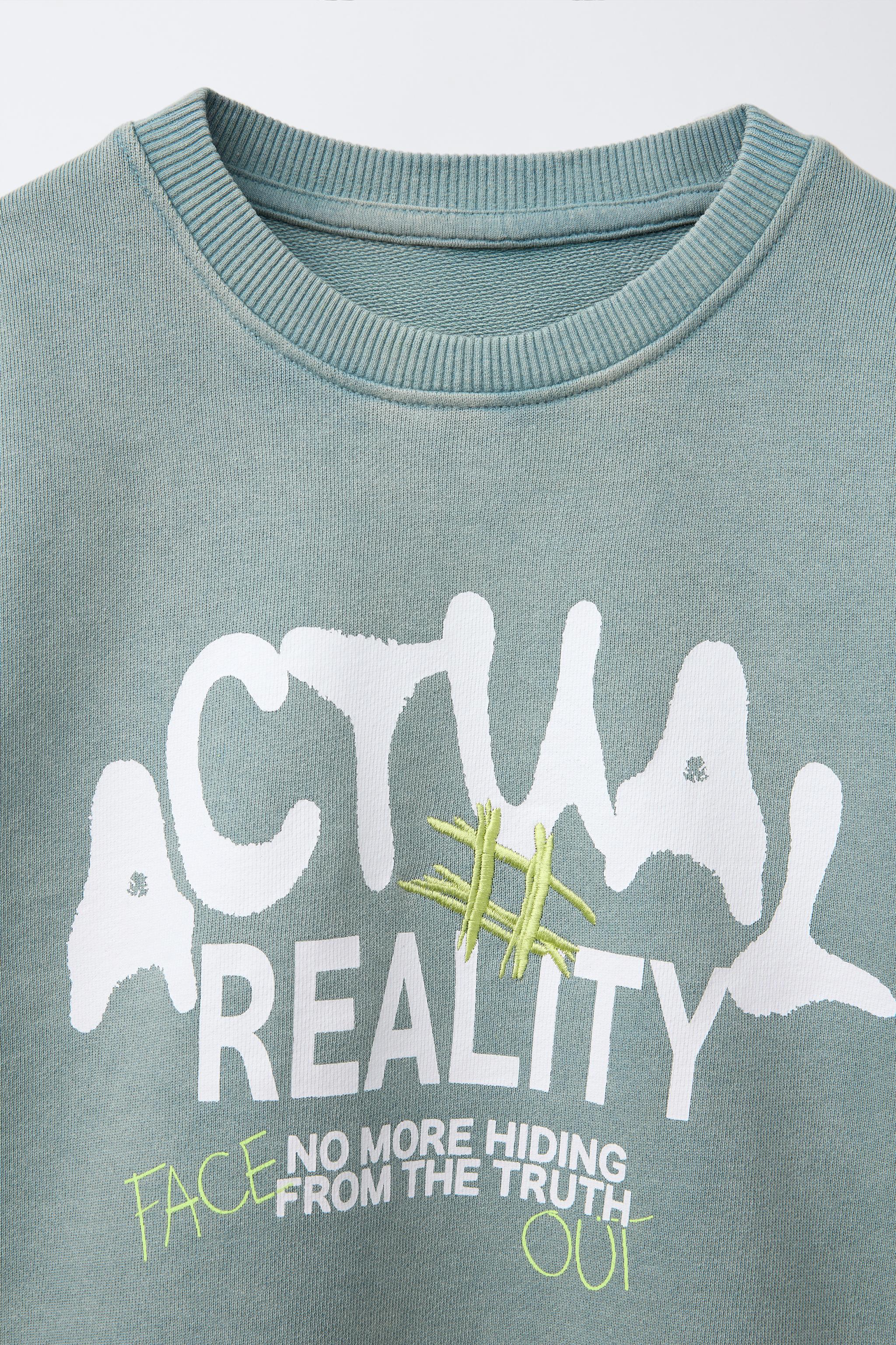 GRAFFITI PRINT SWEATSHIRT