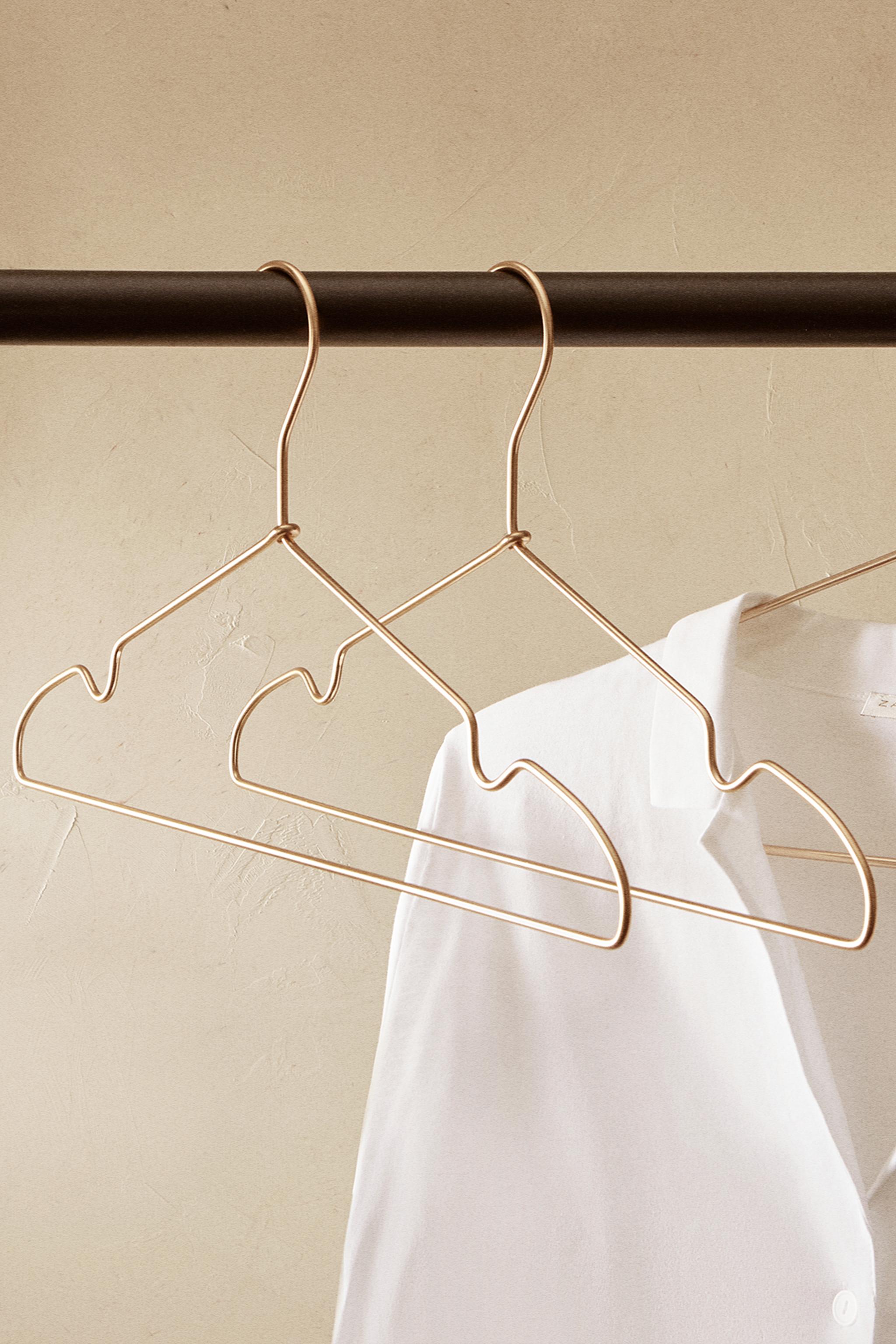 METAL HANGER (SET OF 5)