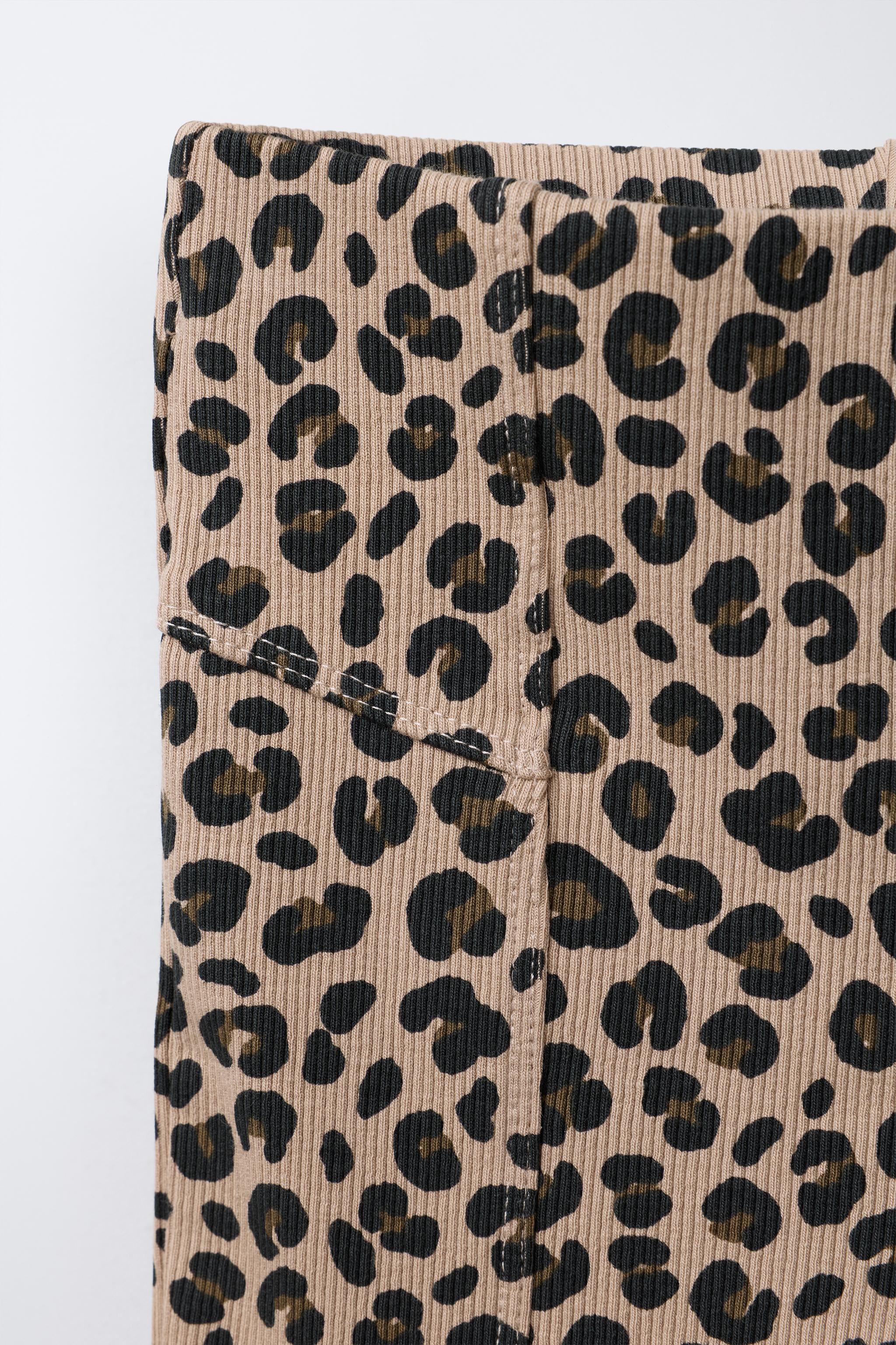 RIBBED FLARE ANIMAL PRINT LEGGINGS