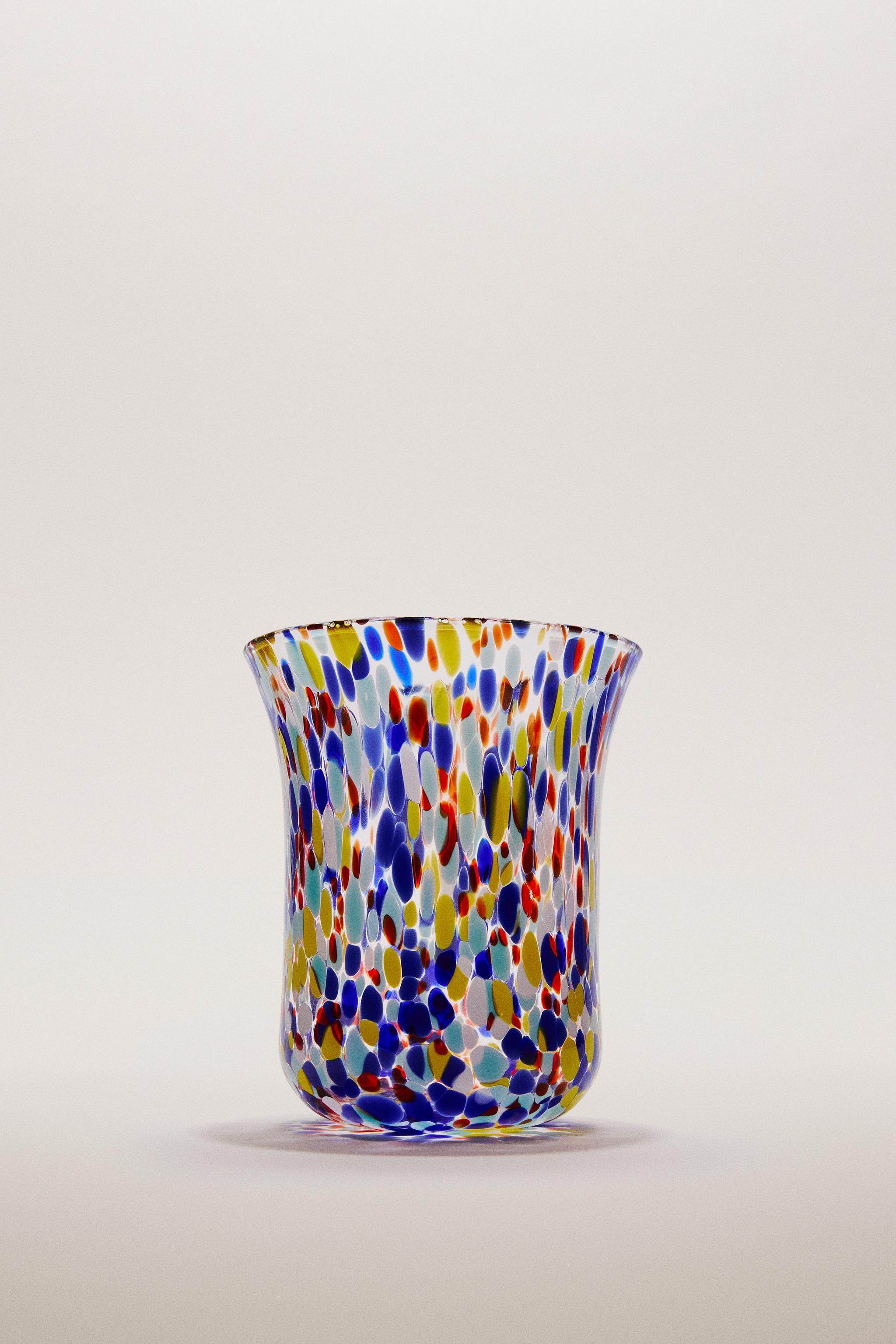 BLOWN GLASS TUMBLER WITH SPECKLED DESIGN