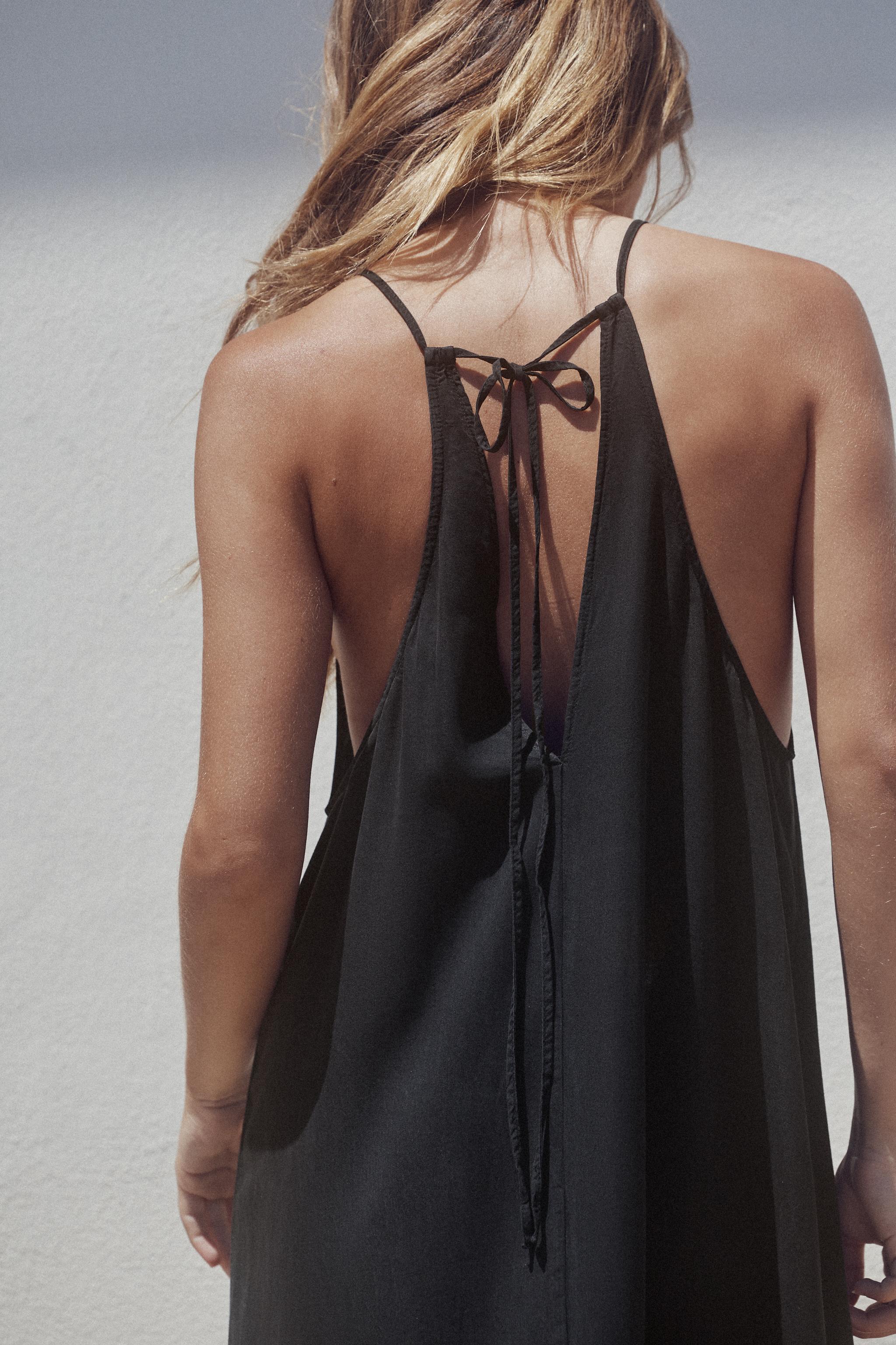 GATHERED HALTER DRESS