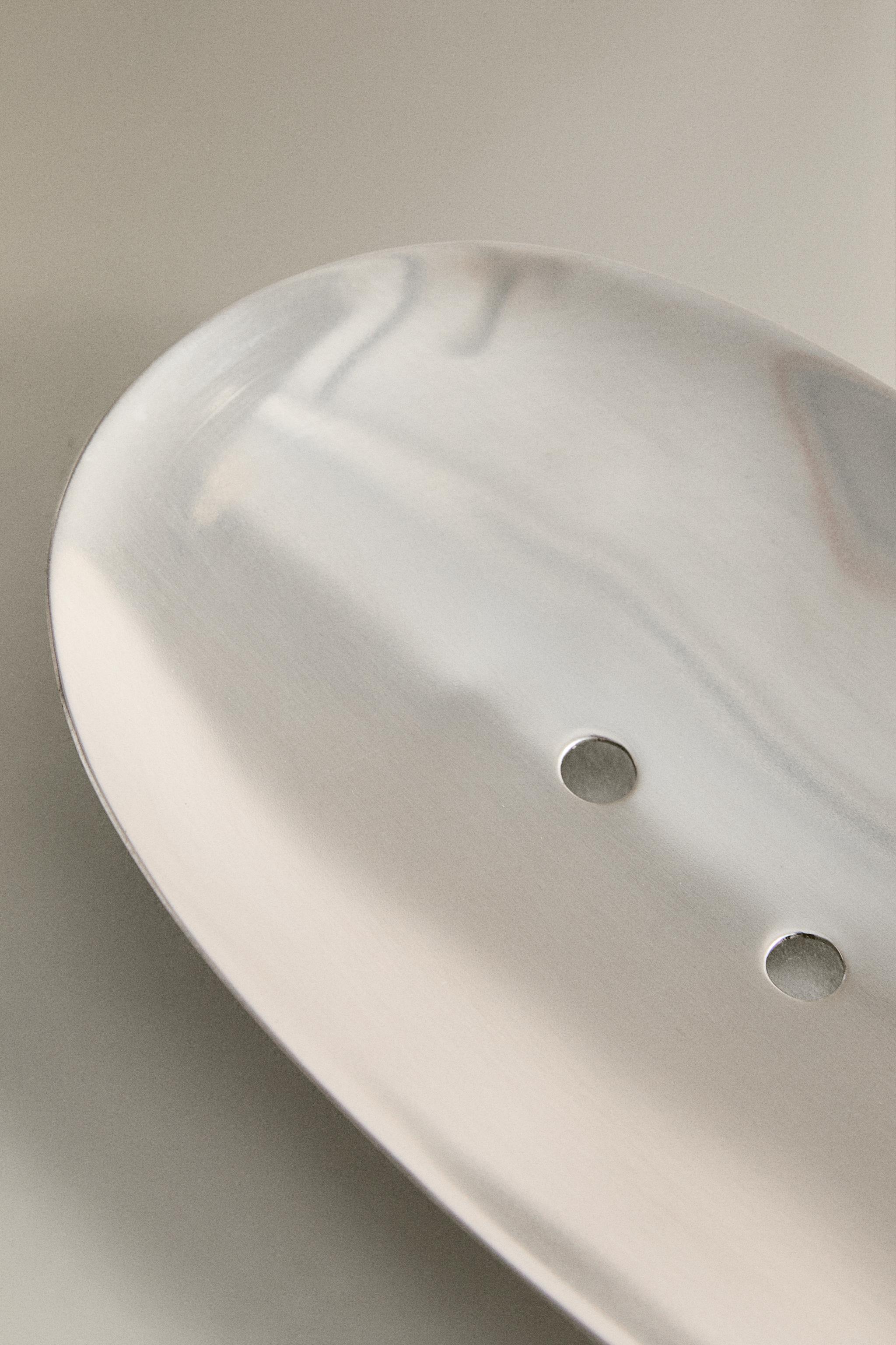 METAL BATHROOM SOAP DISH