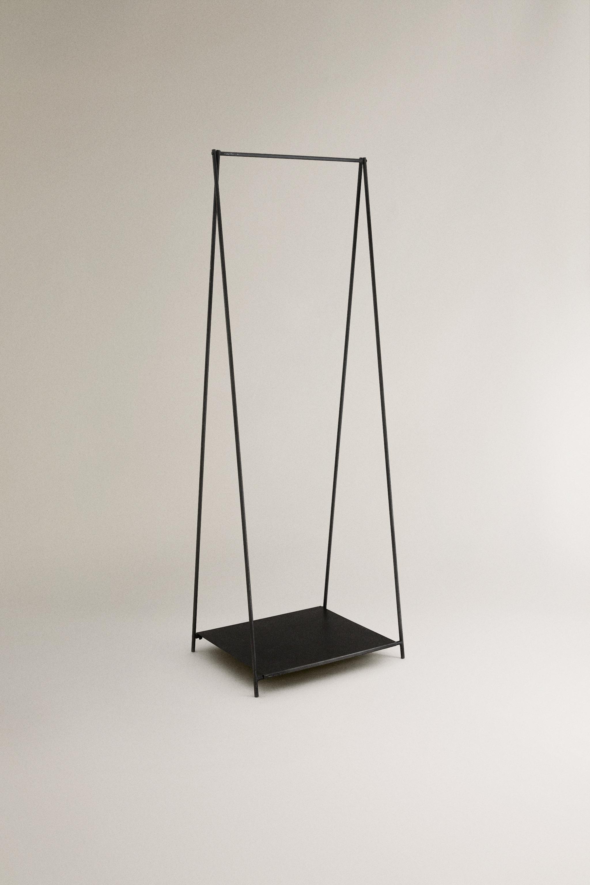METAL RACK WITH BASE