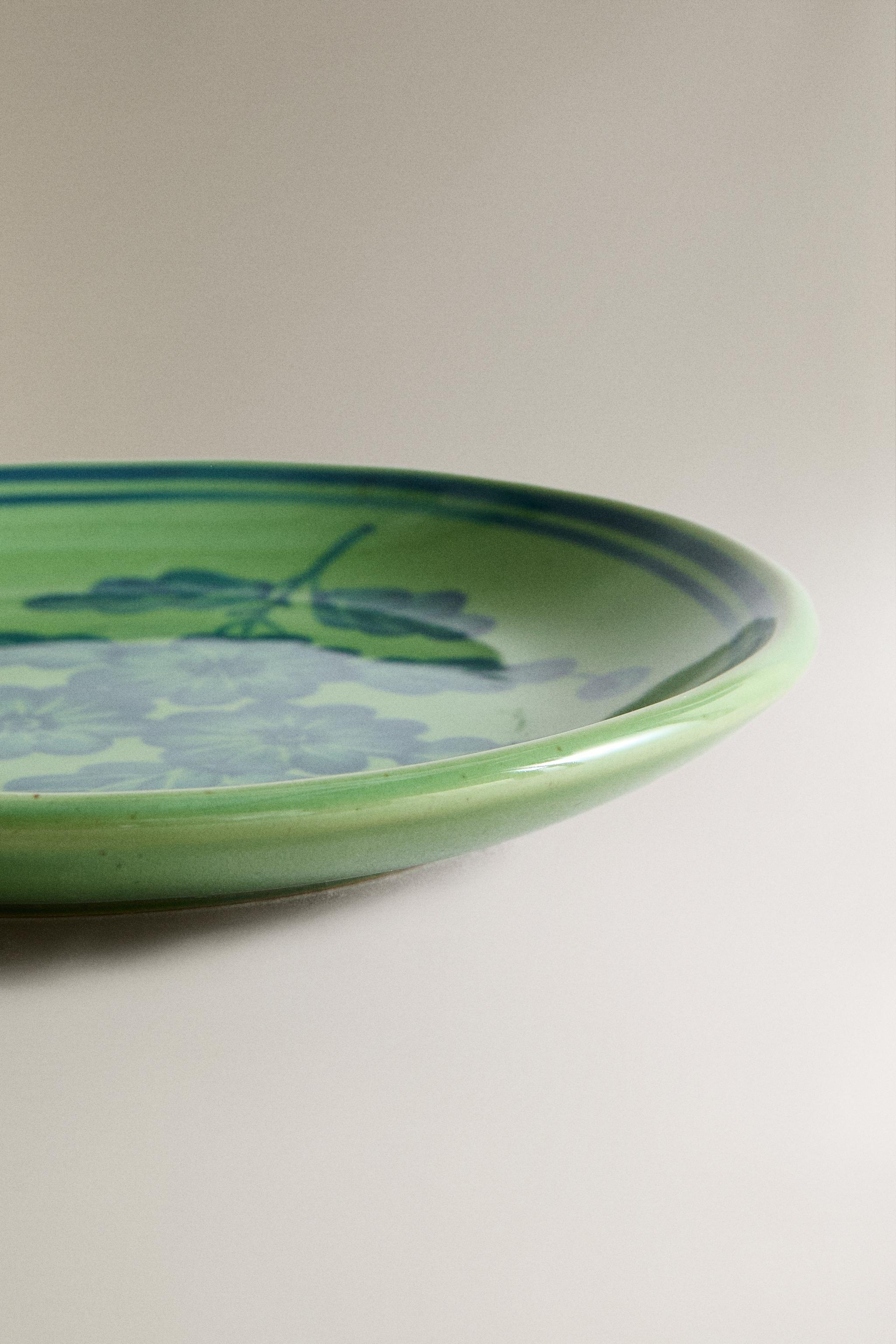 STONEWARE DINNER PLATE WITH FLORAL MOTIFS