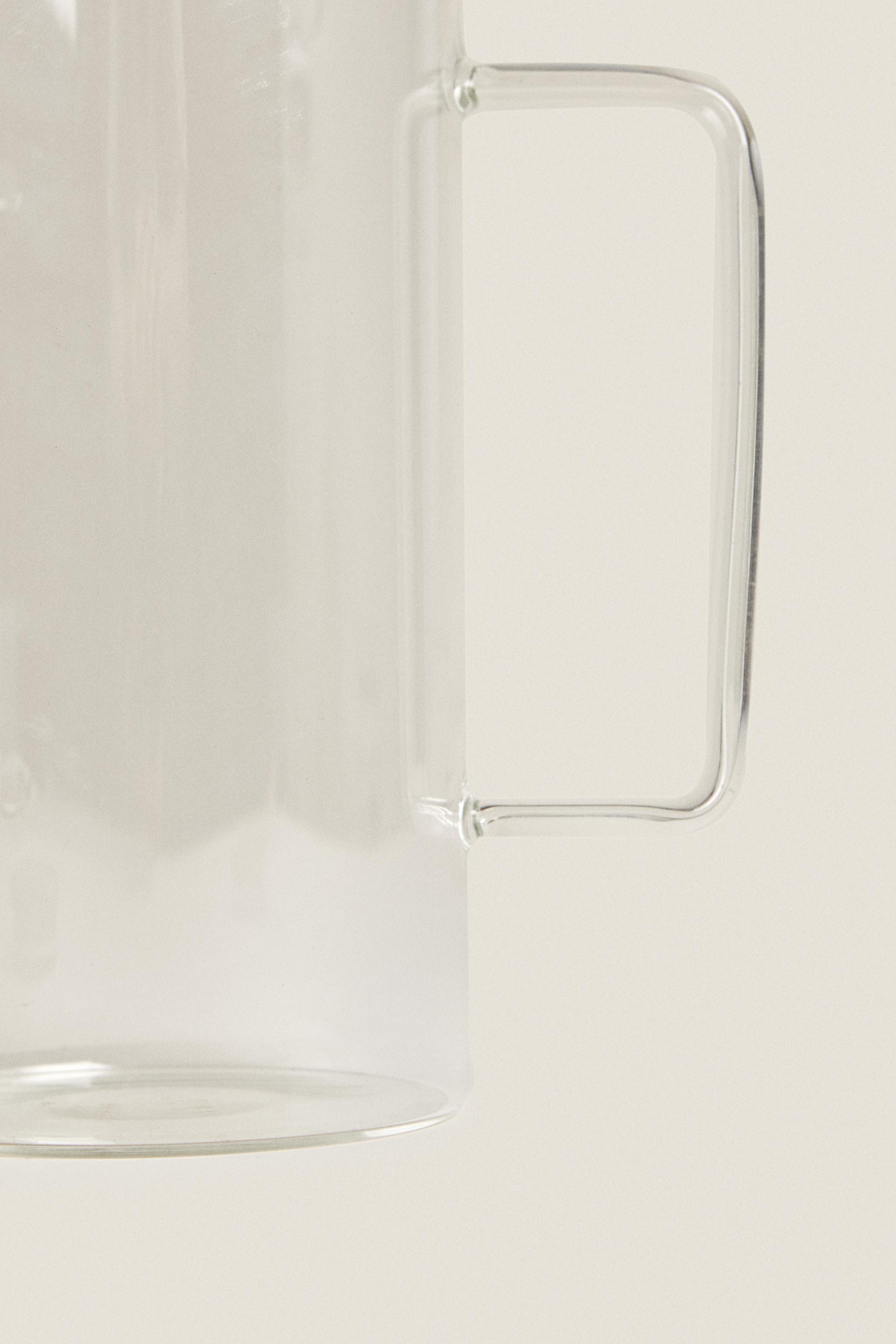 BOROSILICATE GLASS PITCHER WITH LID