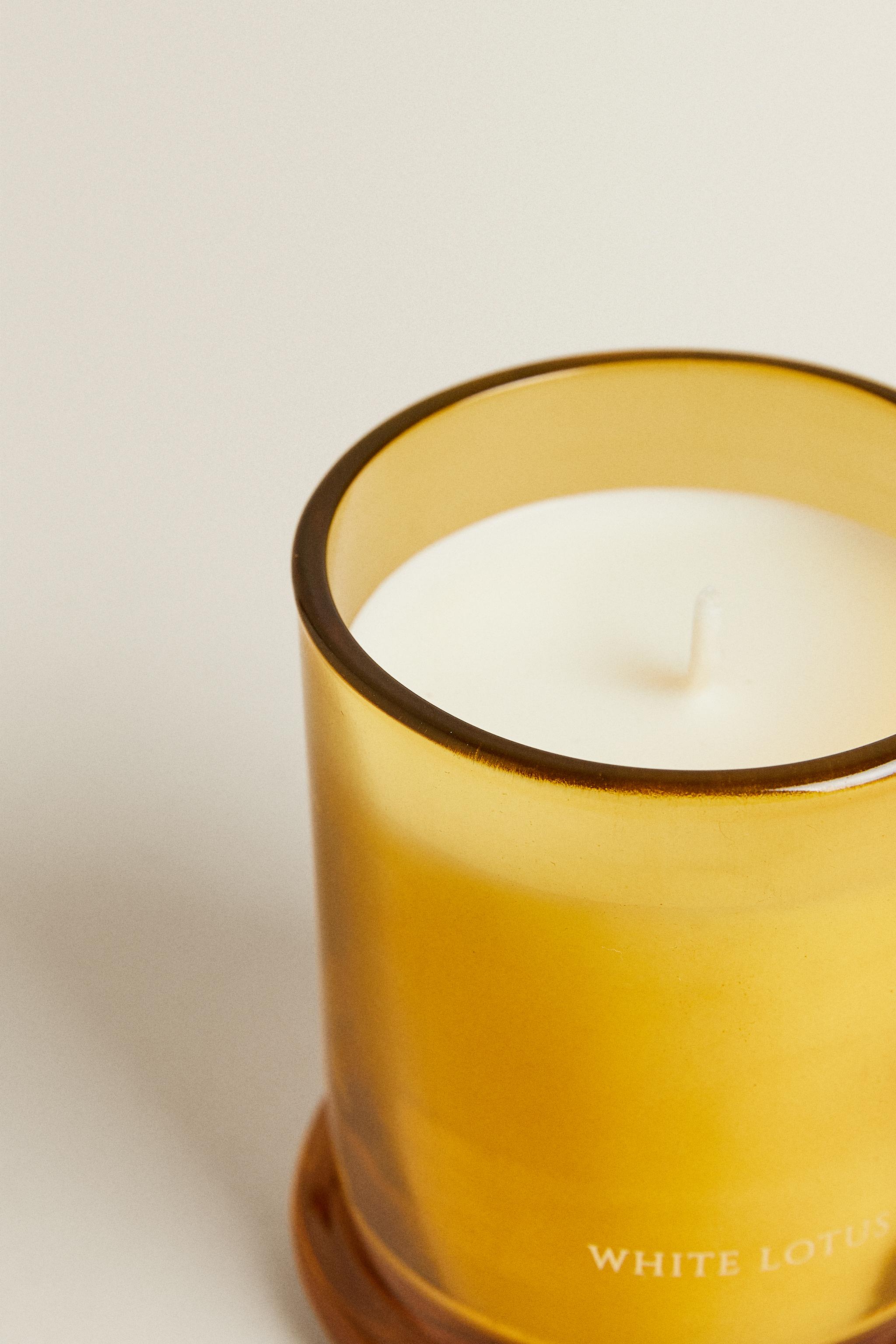 (150 G) WHITE LOTUS SCENTED CANDLE