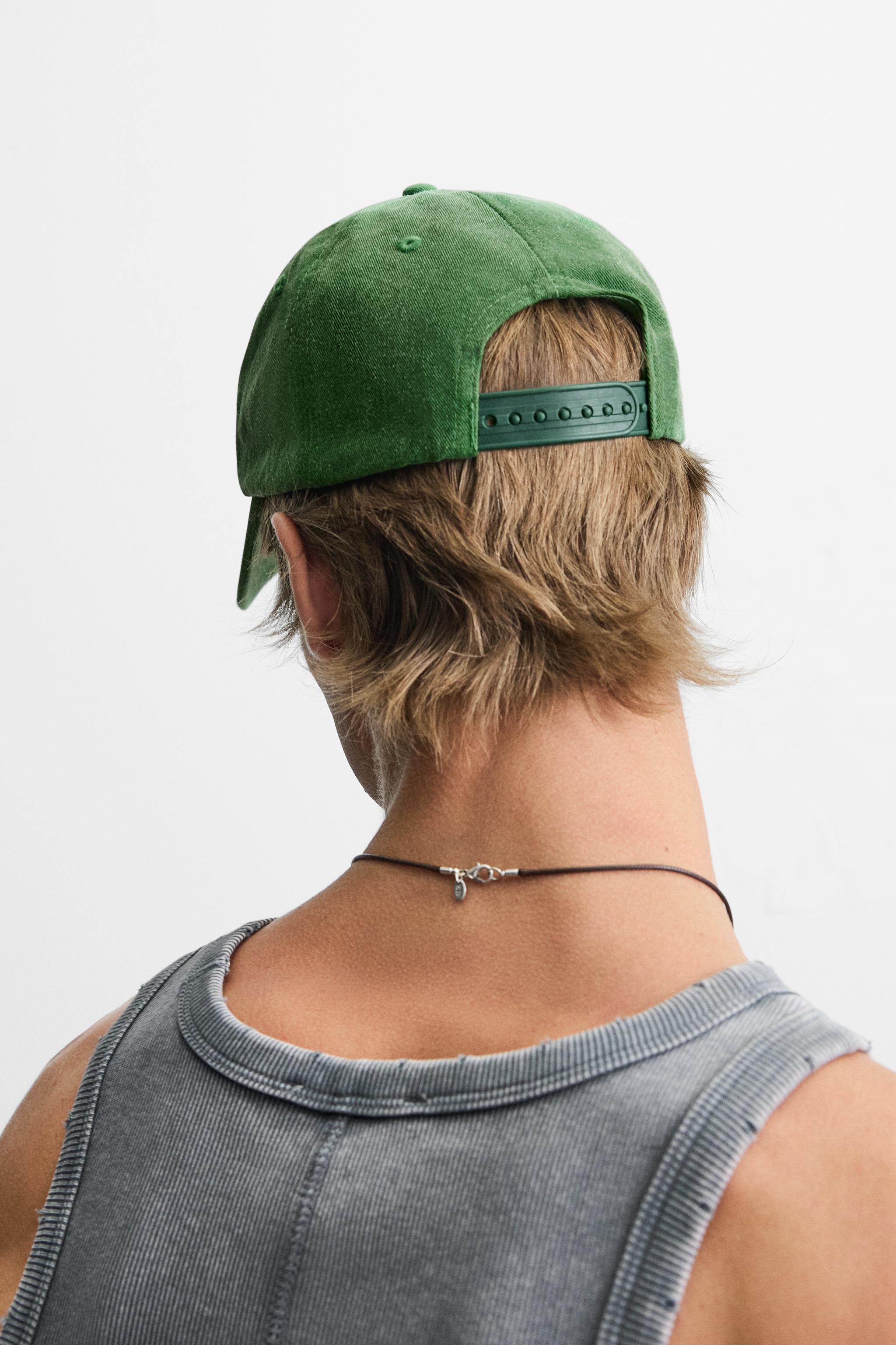 CONTRAST EMBROIDERY CAP