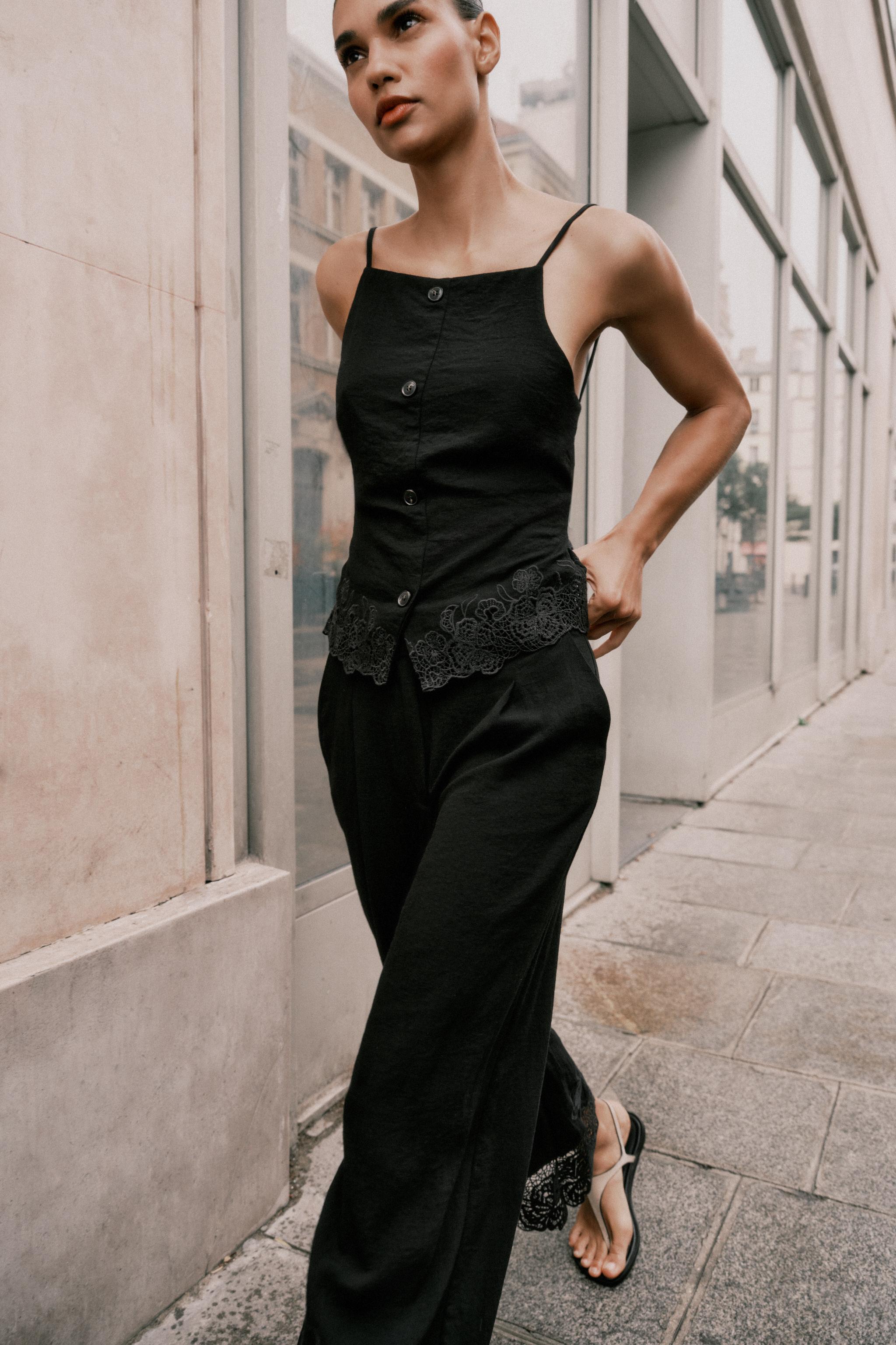 EMBROIDERED OPEN-BACK TOP