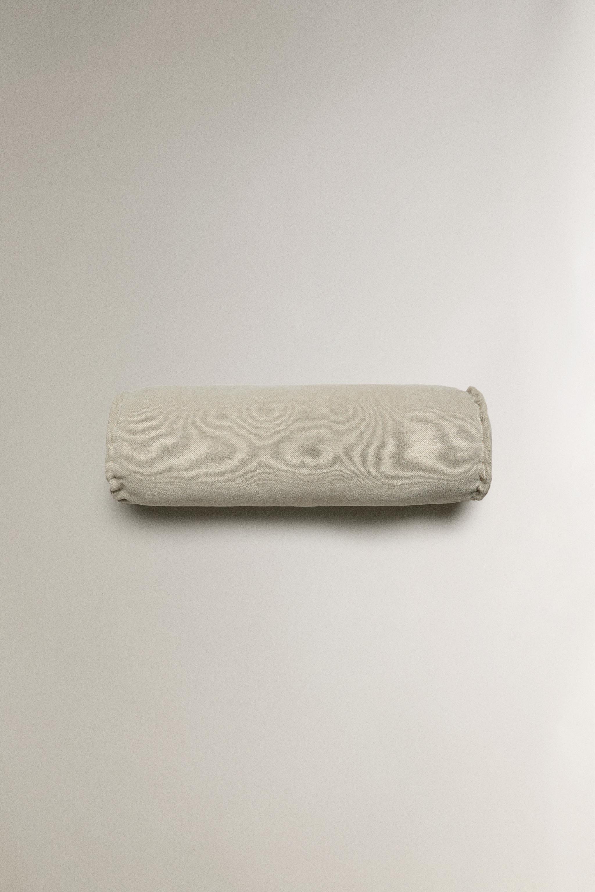 BOLSTER PILLOWS WITH TOPSTITCHING