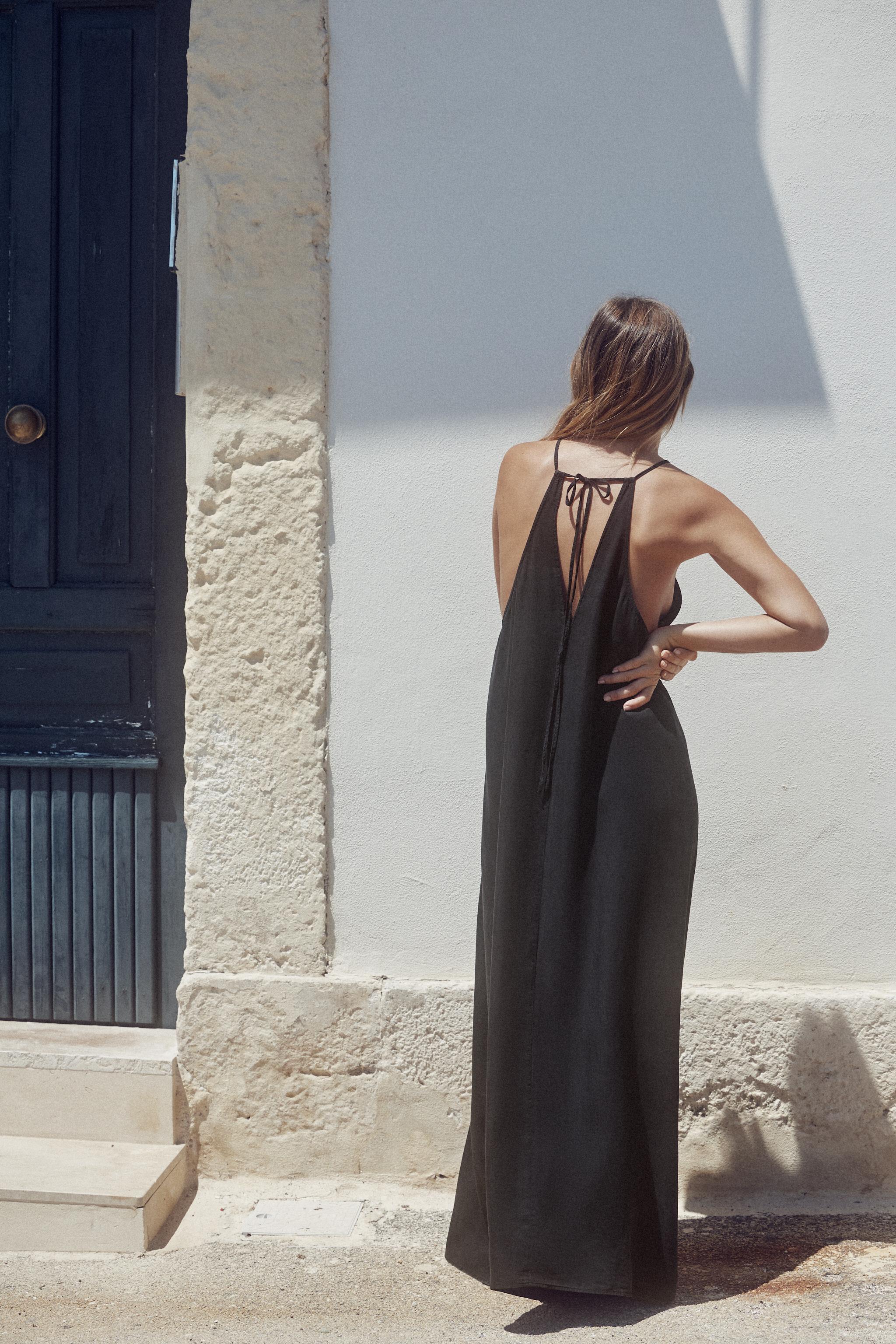 GATHERED HALTER DRESS