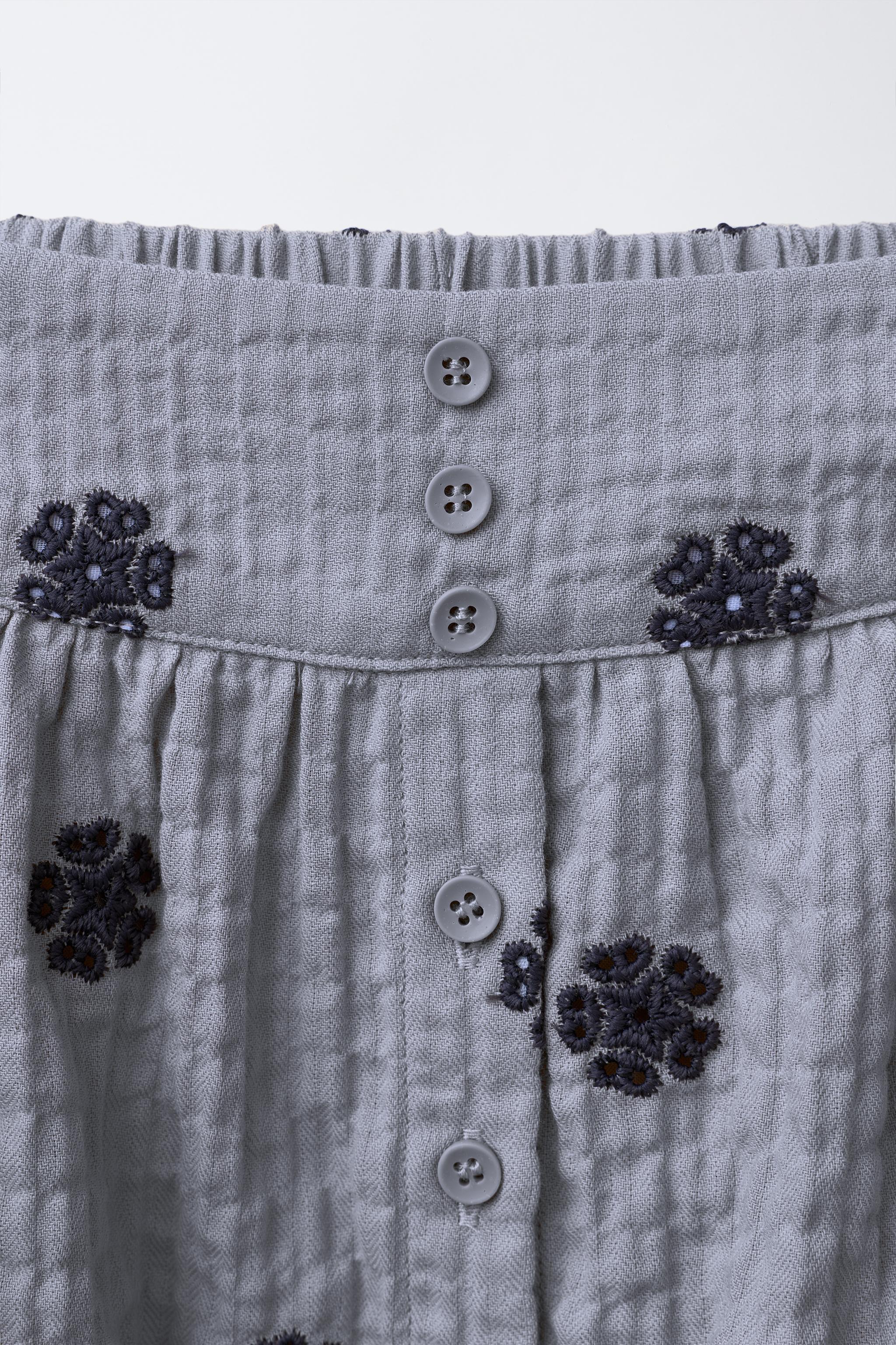 EMBROIDERED TEXTURED SKIRT