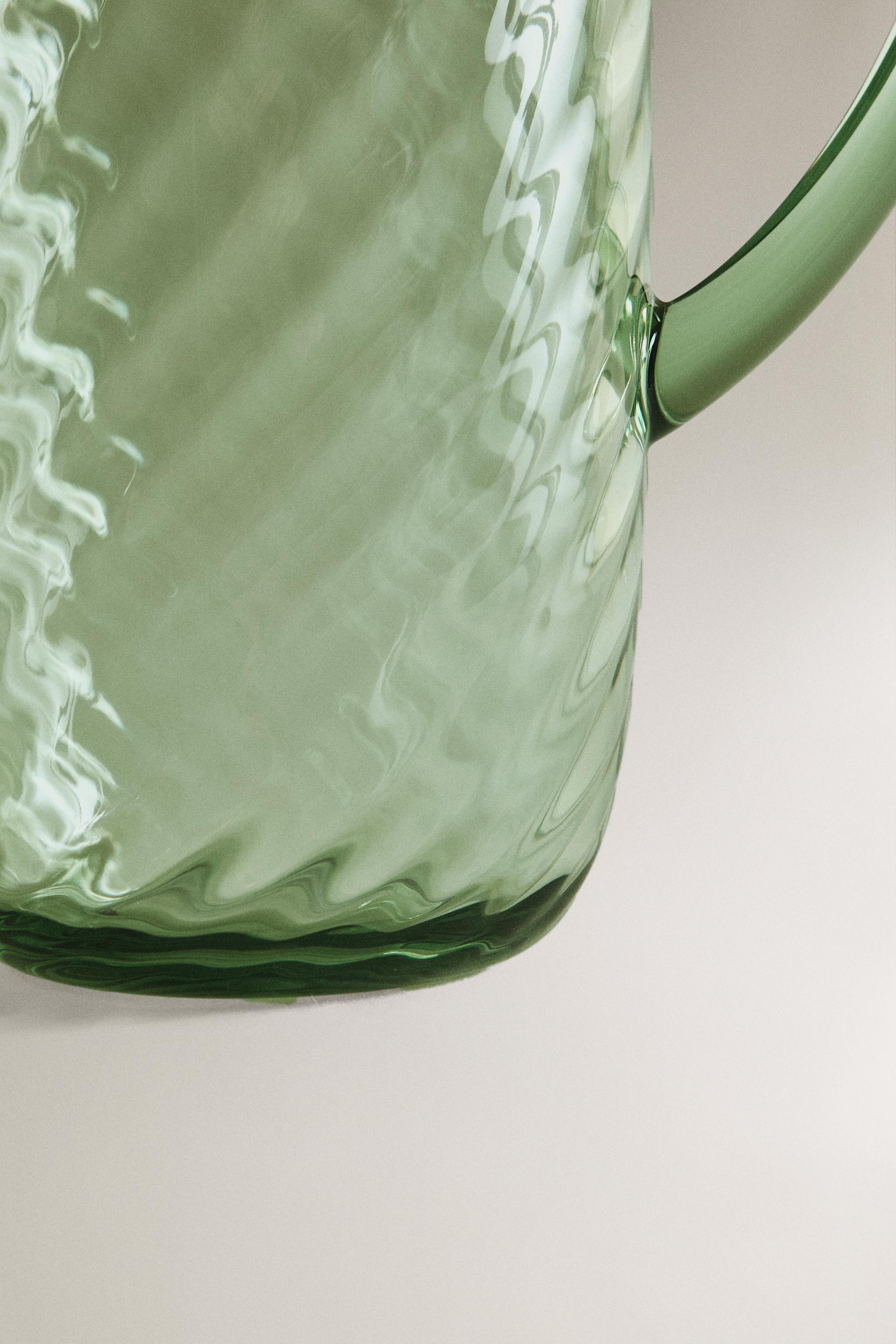 WAVY ACRYLIC PITCHER