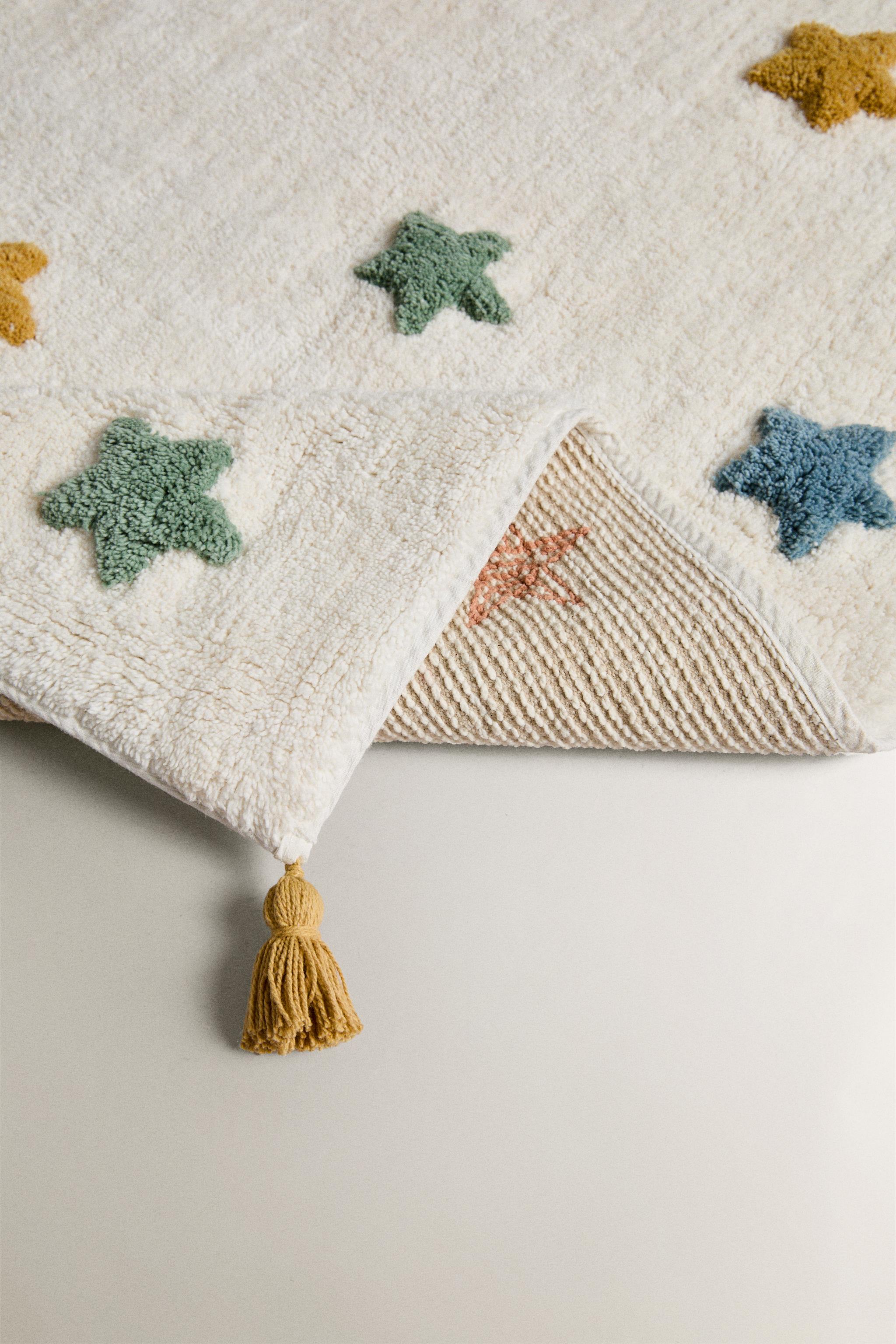 CHILDREN'S BATH MAT WITH STARS