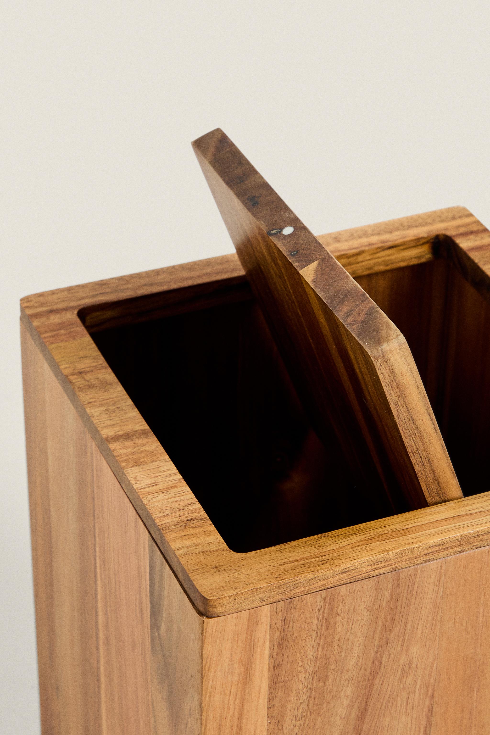 LARGE WOODEN SQUARE BATHROOM TRASH CAN