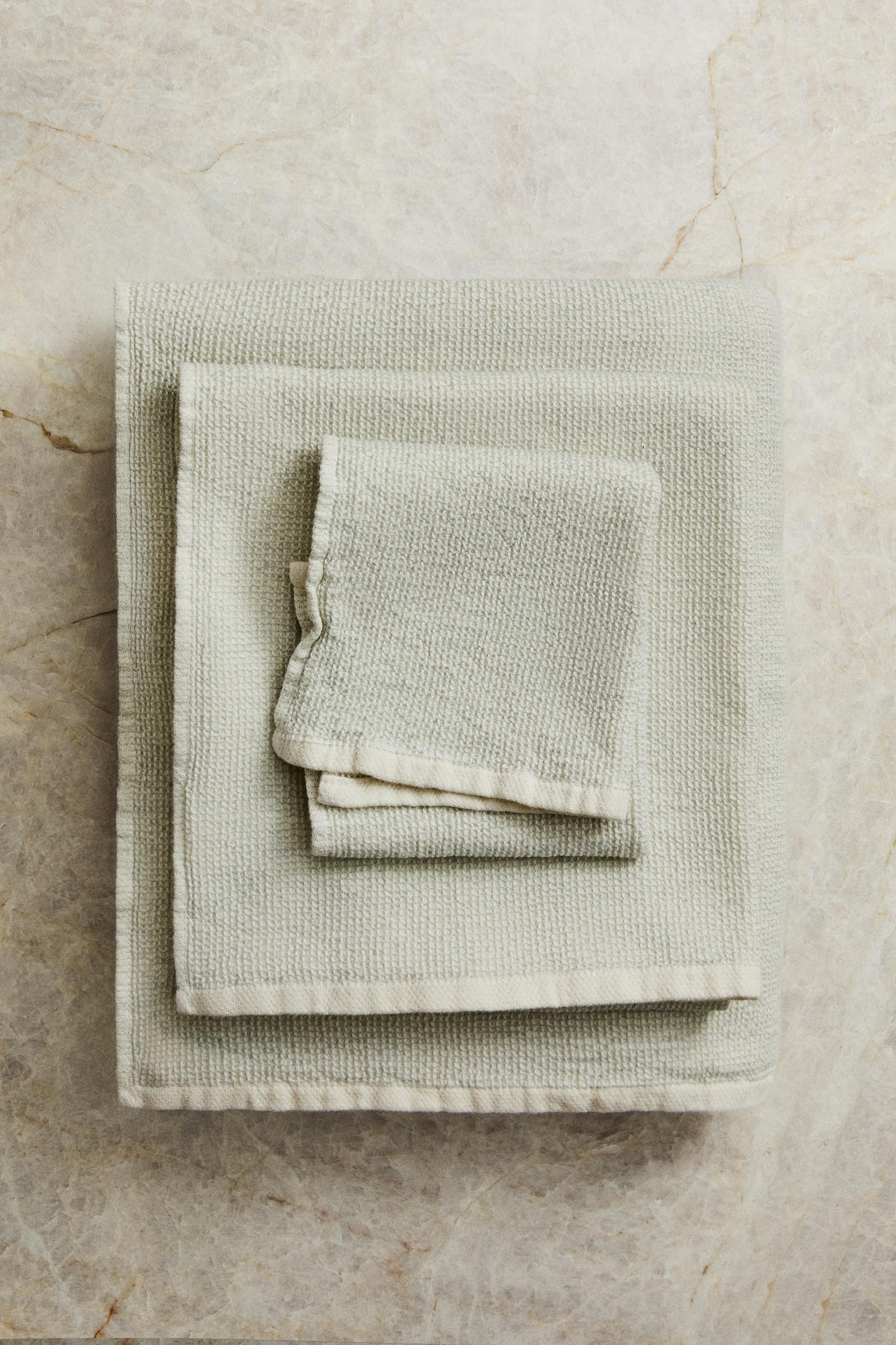 WAFFLE-KNIT BATH TOWEL