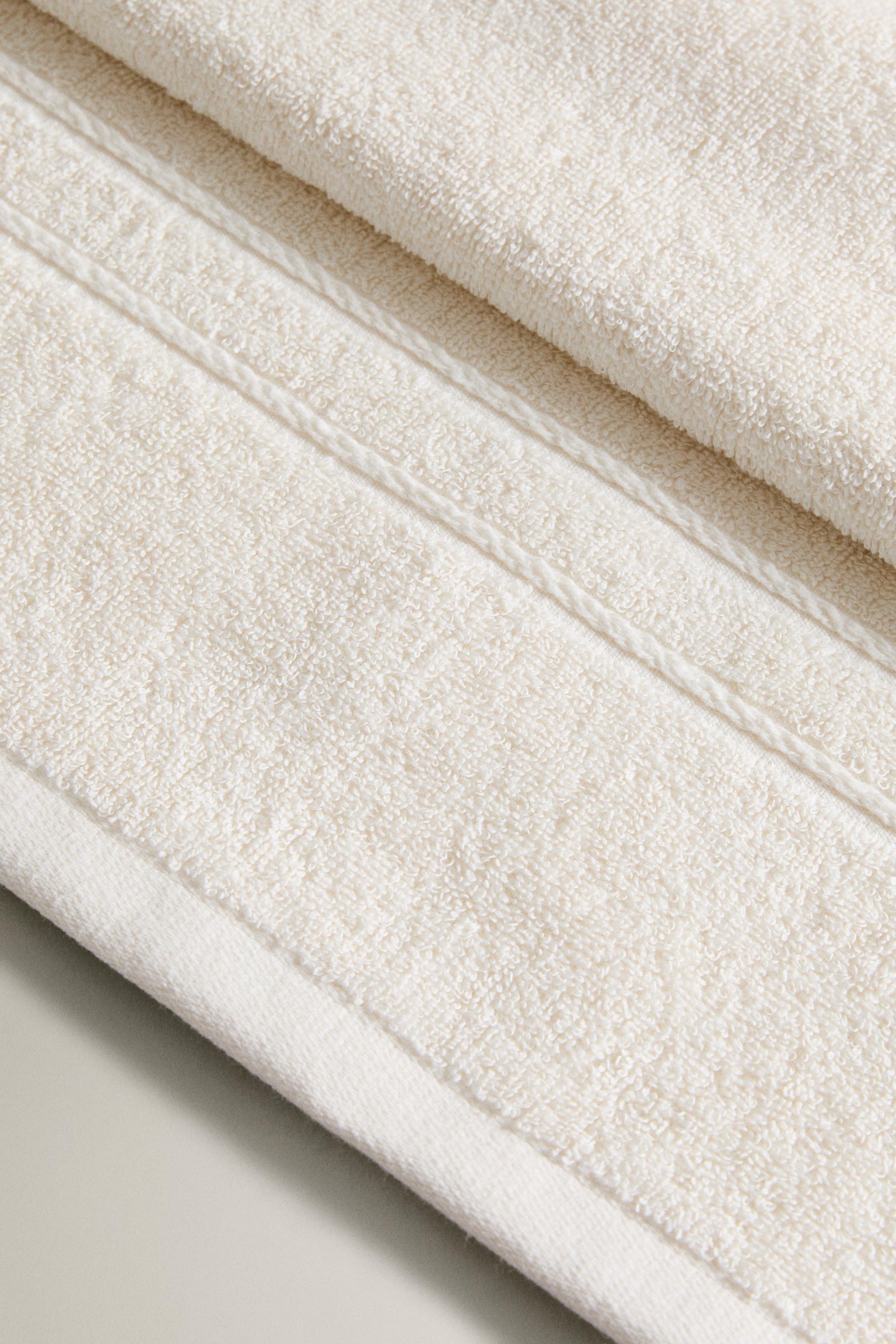 BATH TOWEL WITH BORDER