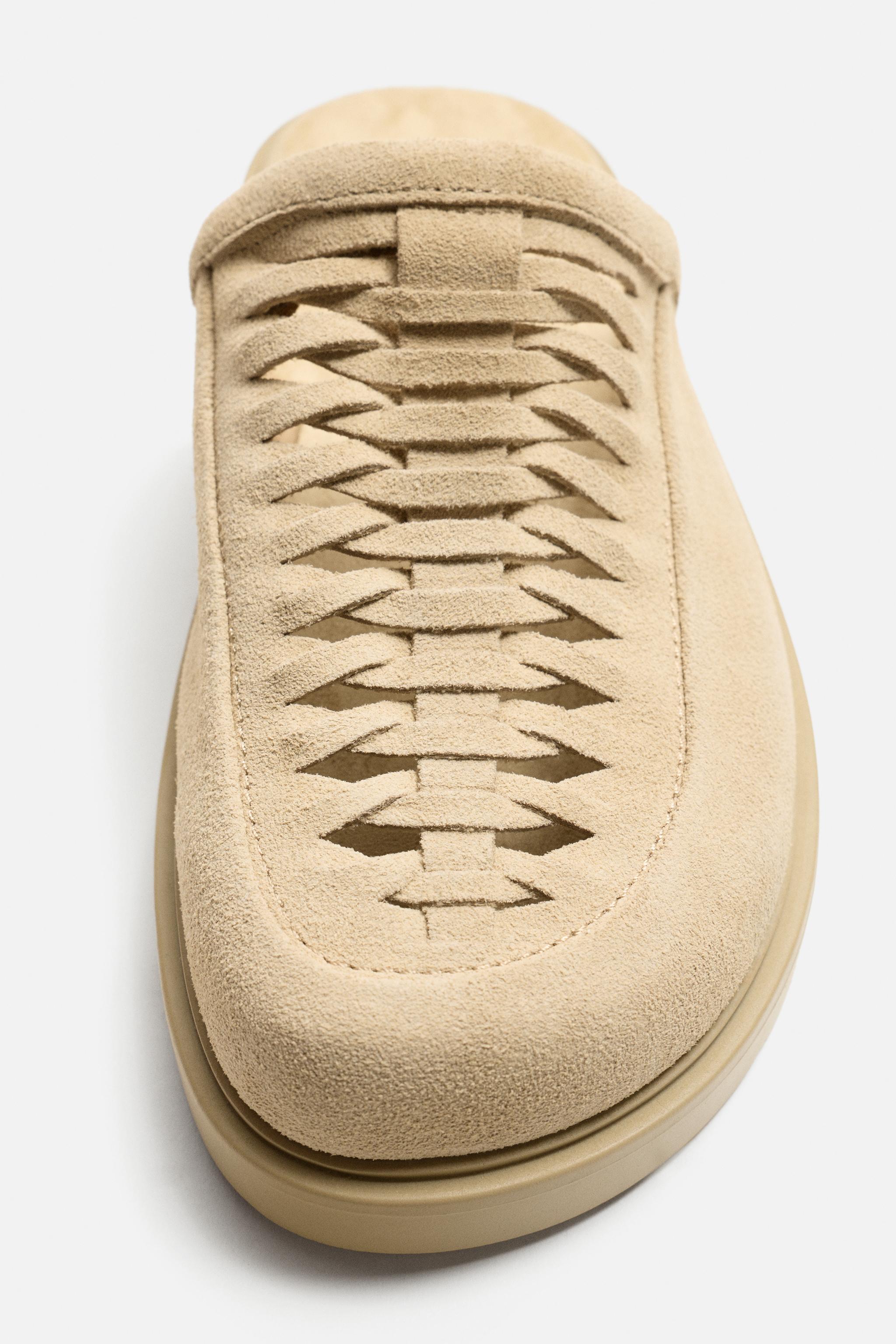 BRAIDED LEATHER CLOGS