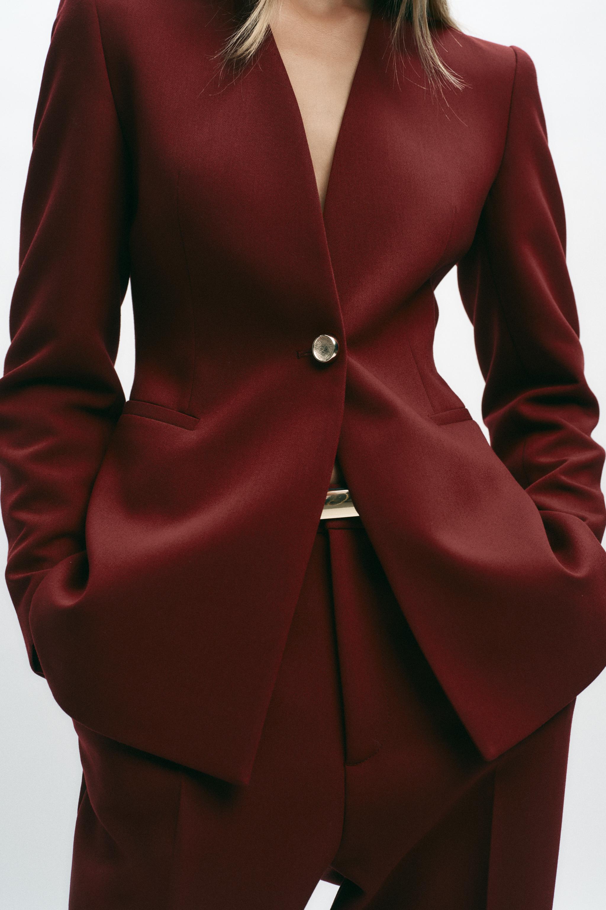 SLEEVELESS TAILORED BLAZER