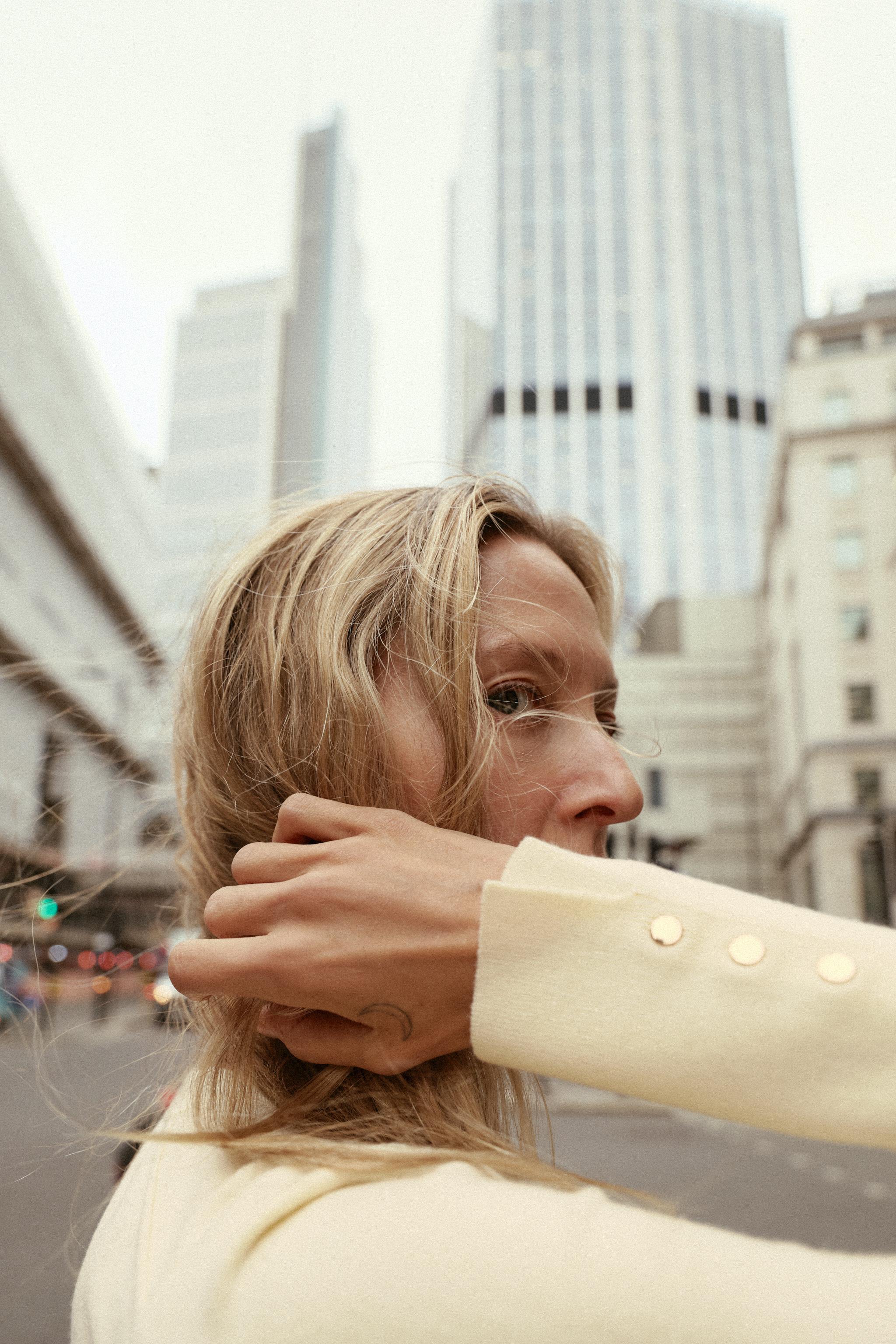 BASIC PLAIN KNIT SWEATER