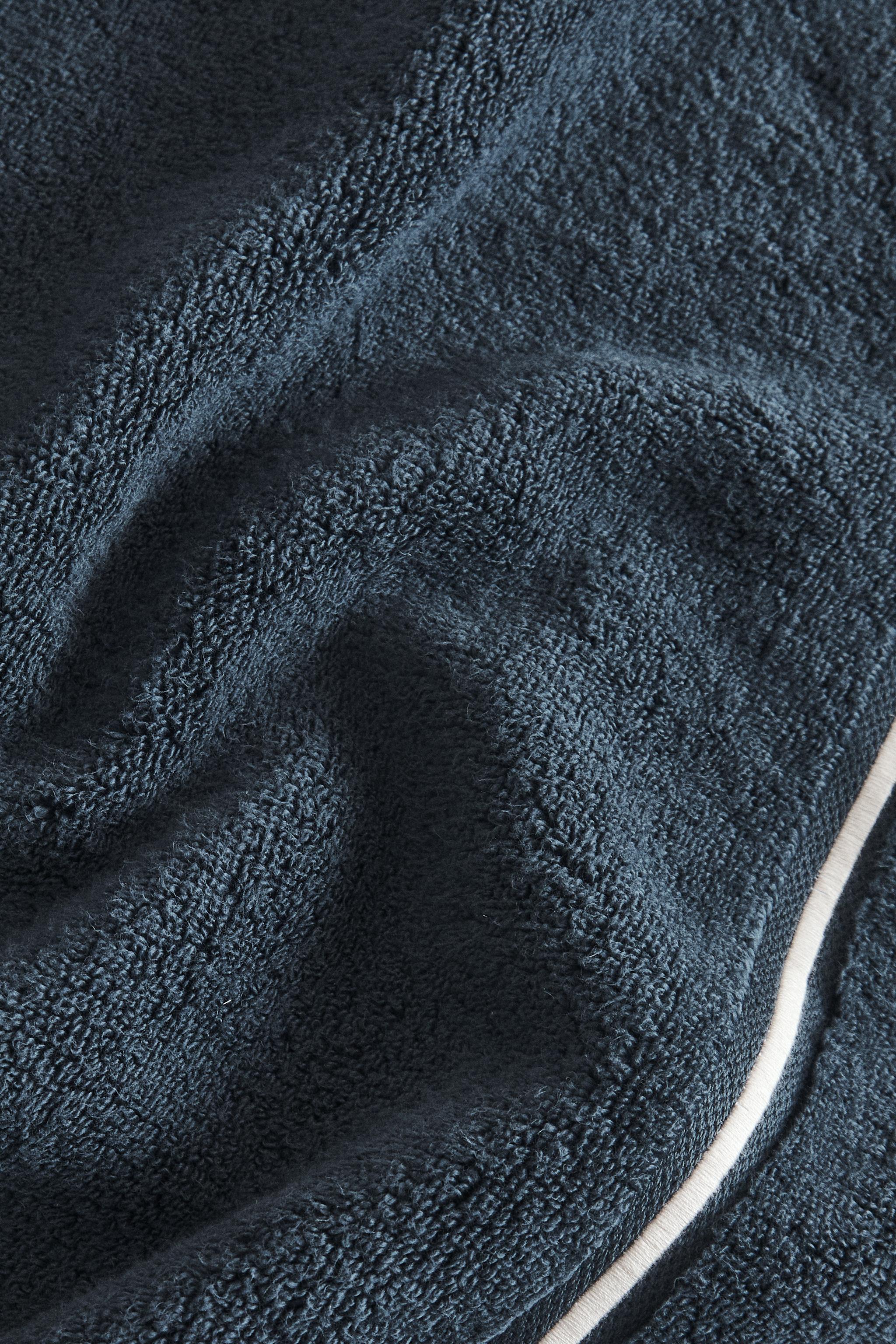 EMBROIDERED TRIM BATH TOWEL