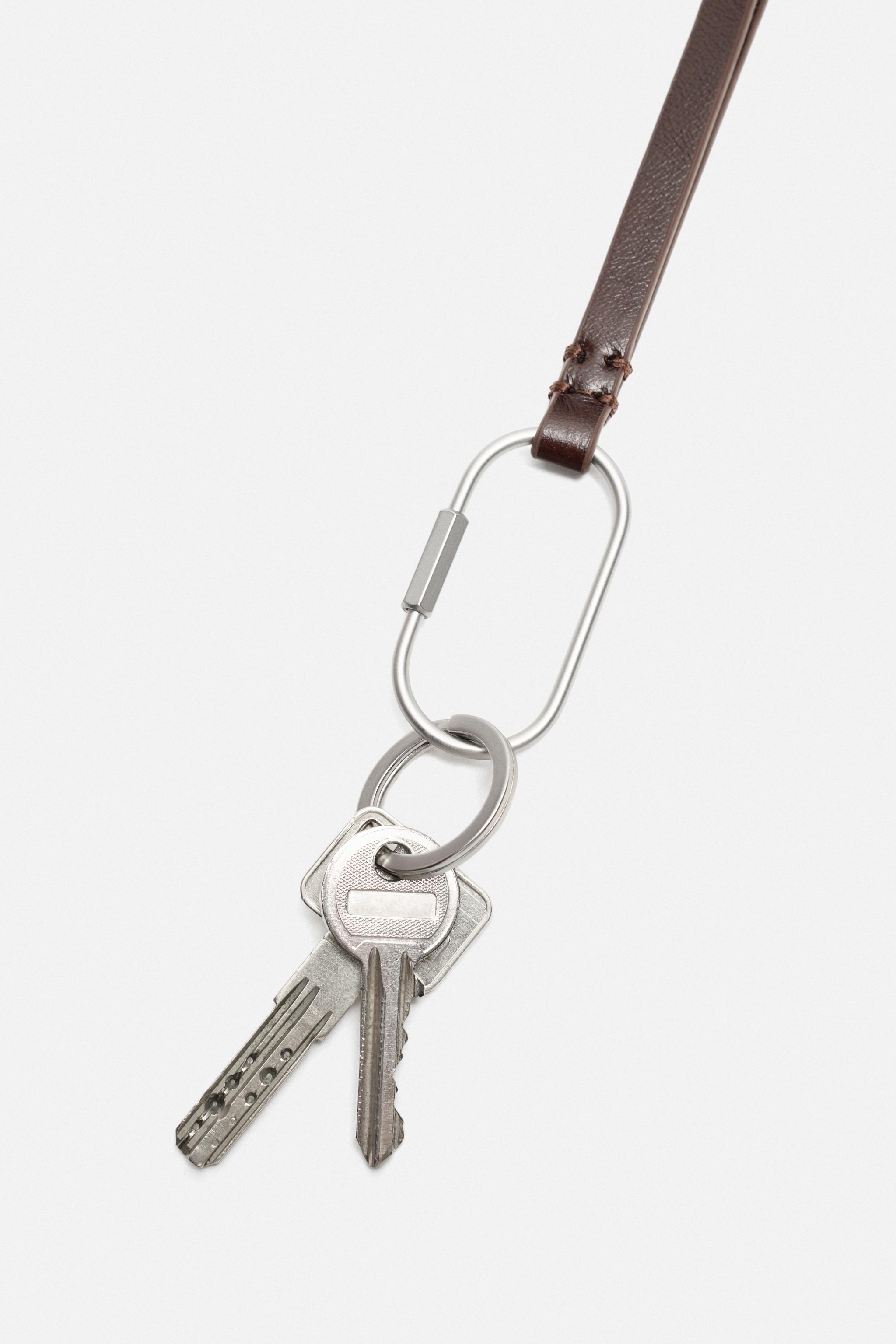 LEATHER PENDANT KEYCHAIN