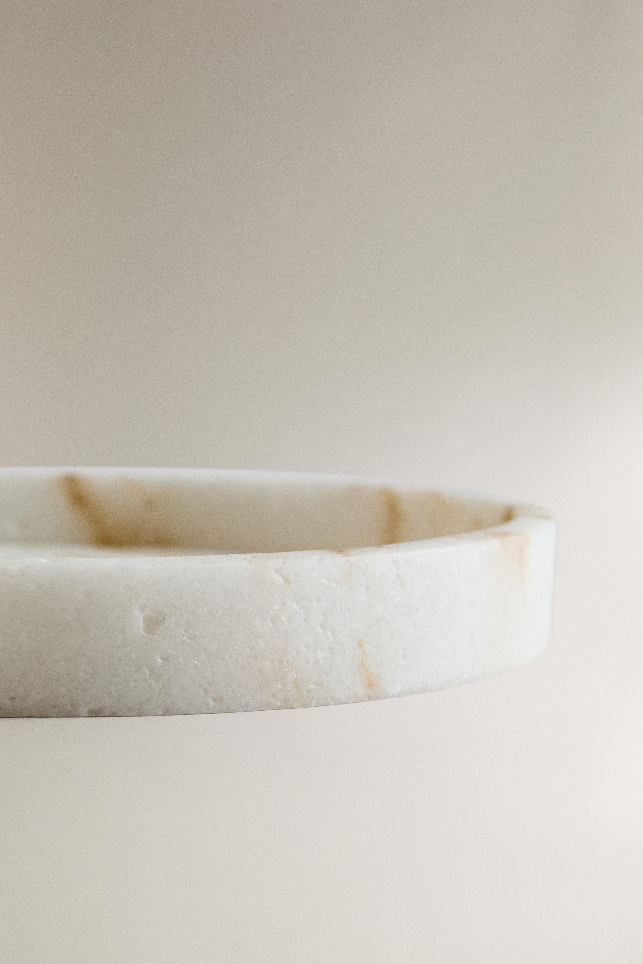 MARBLE-EFFECT BATHROOM TRAY