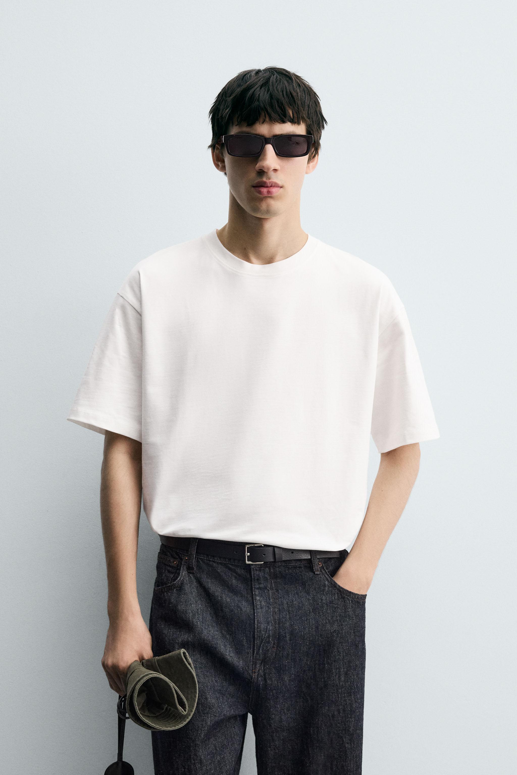 EMBROIDERED PATCH T-SHIRT