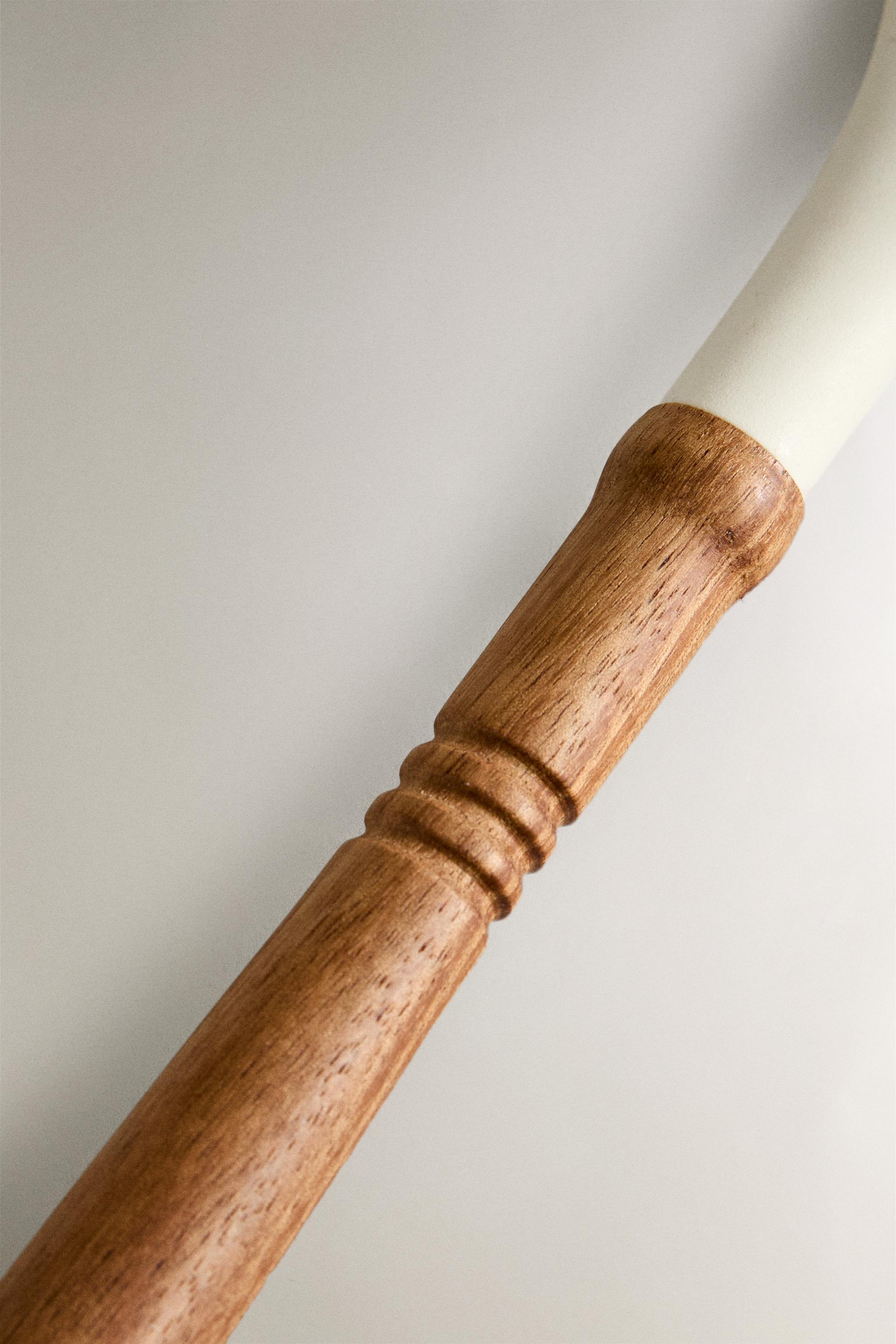 SILICONE AND WOODEN LADLE