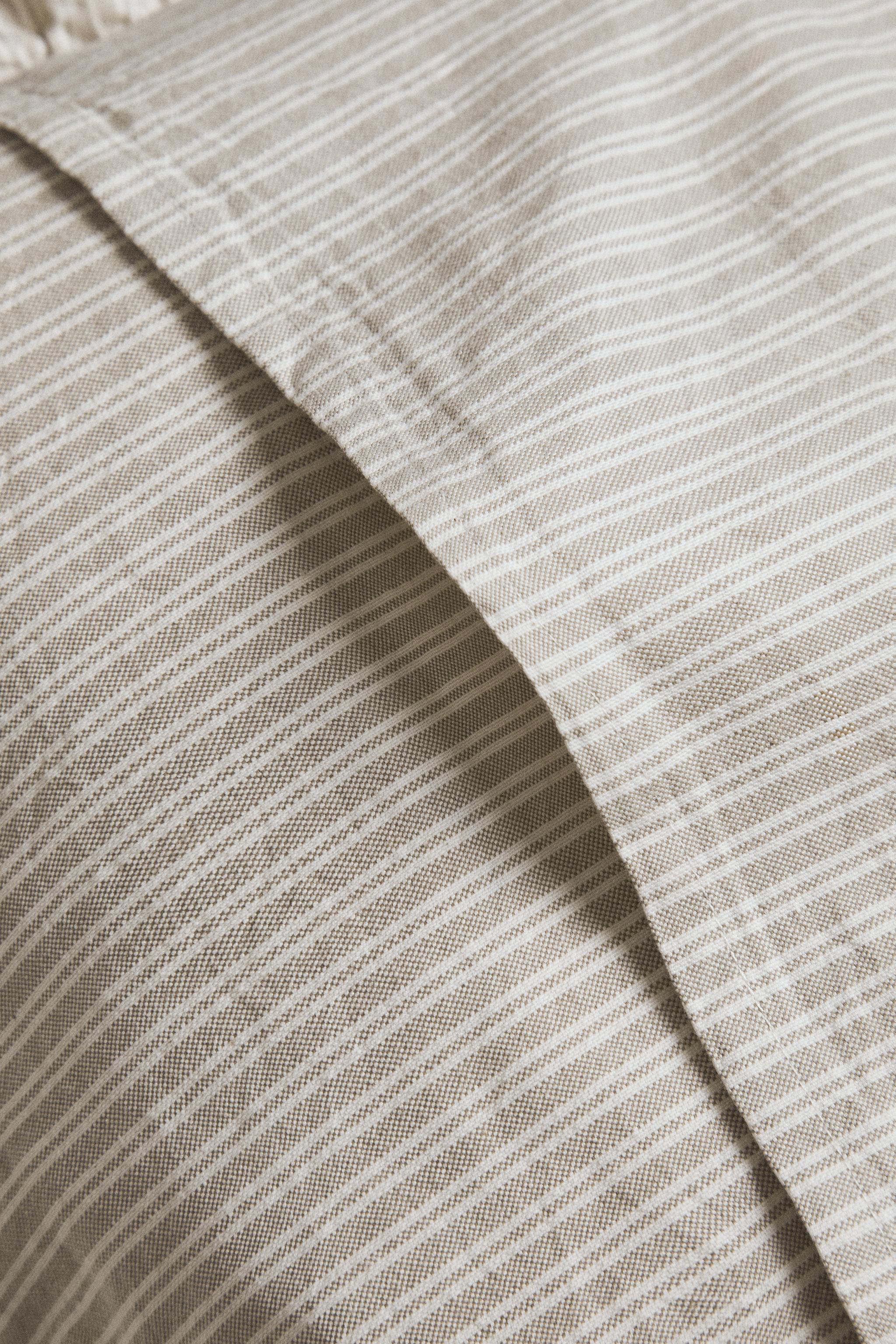 CHILDREN’S STRIPED THROW PILLOW COVER