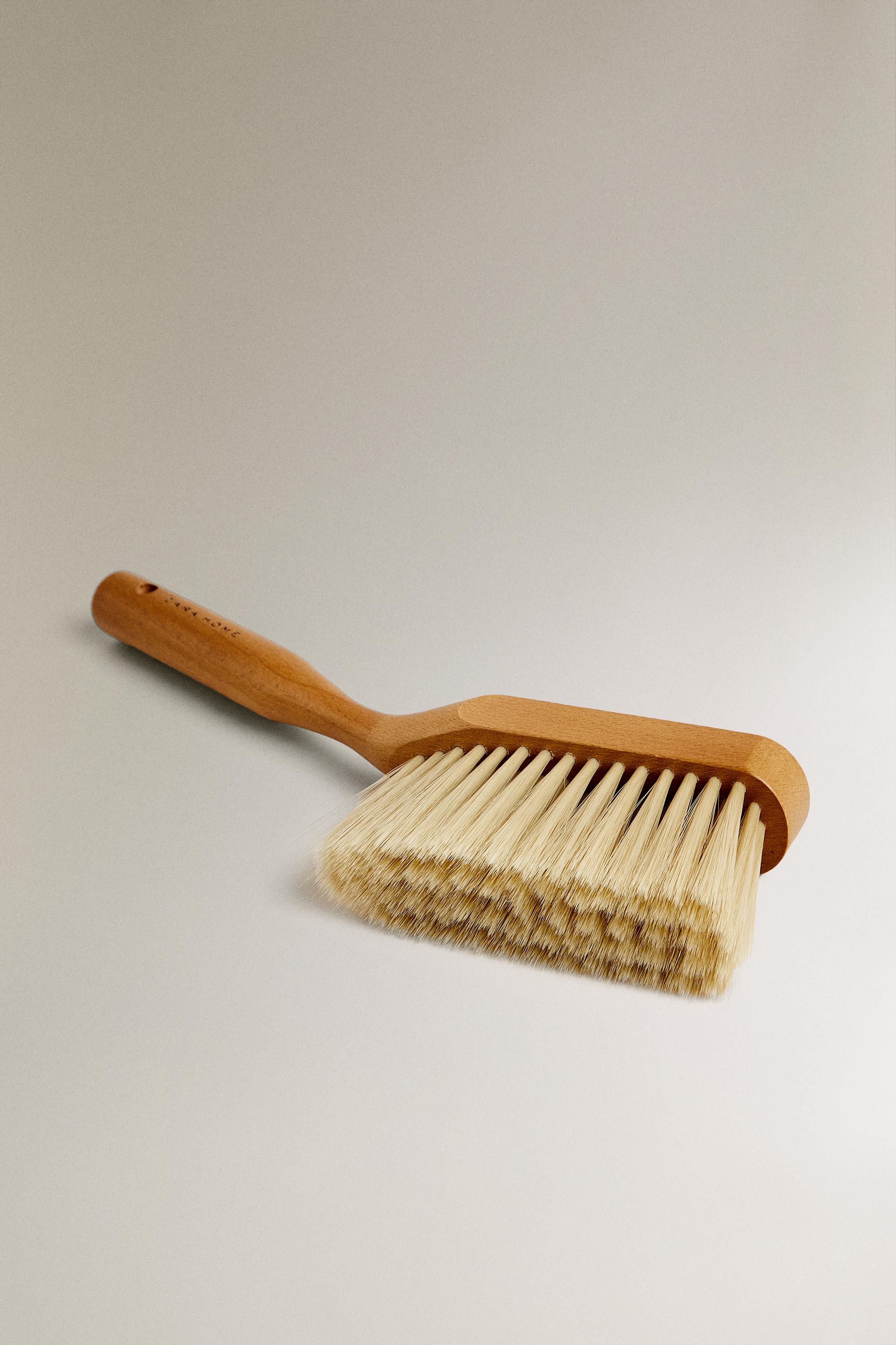 DUSTPAN AND BRUSH SET