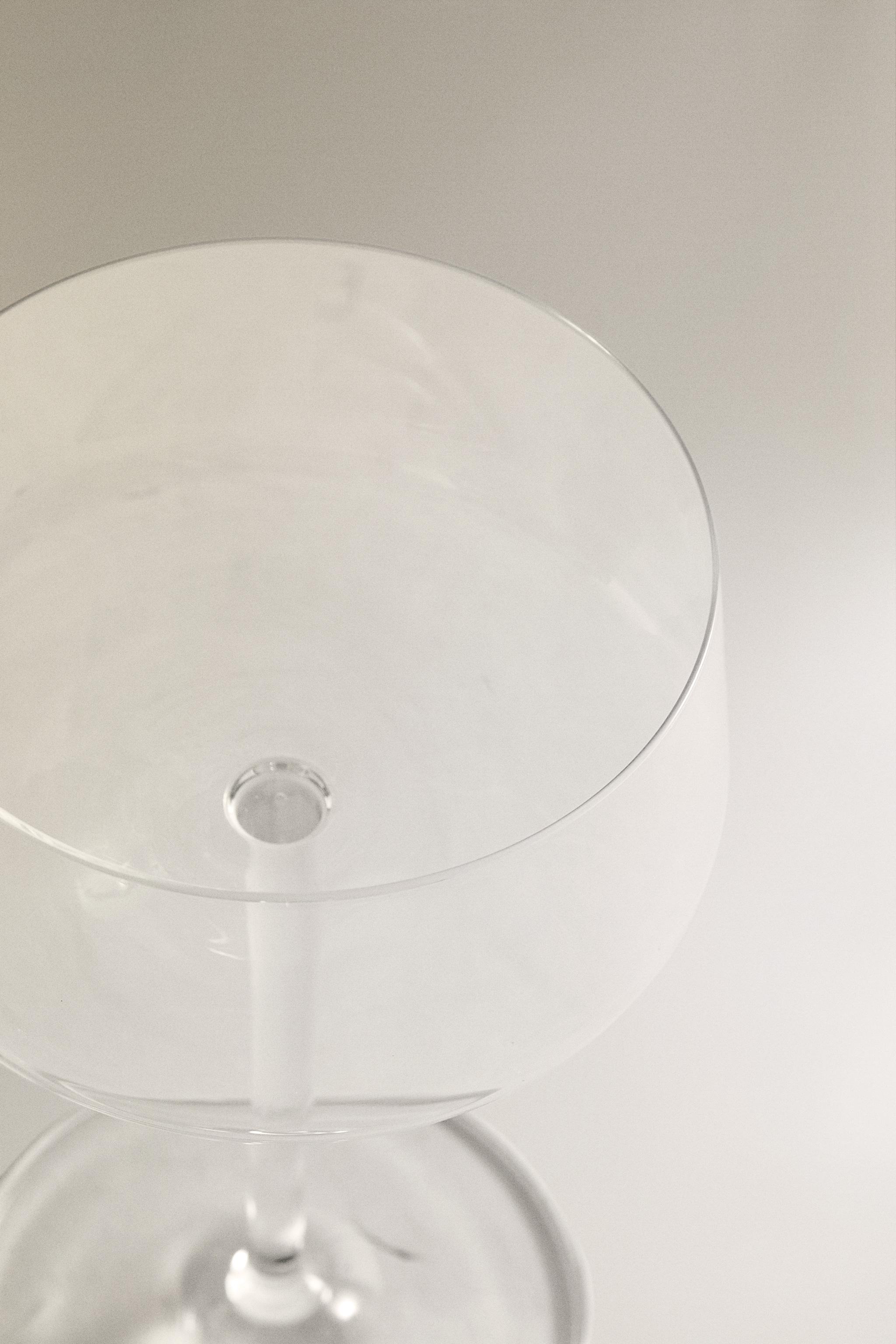 LOW CONICAL CRYSTALLINE WINE GLASS