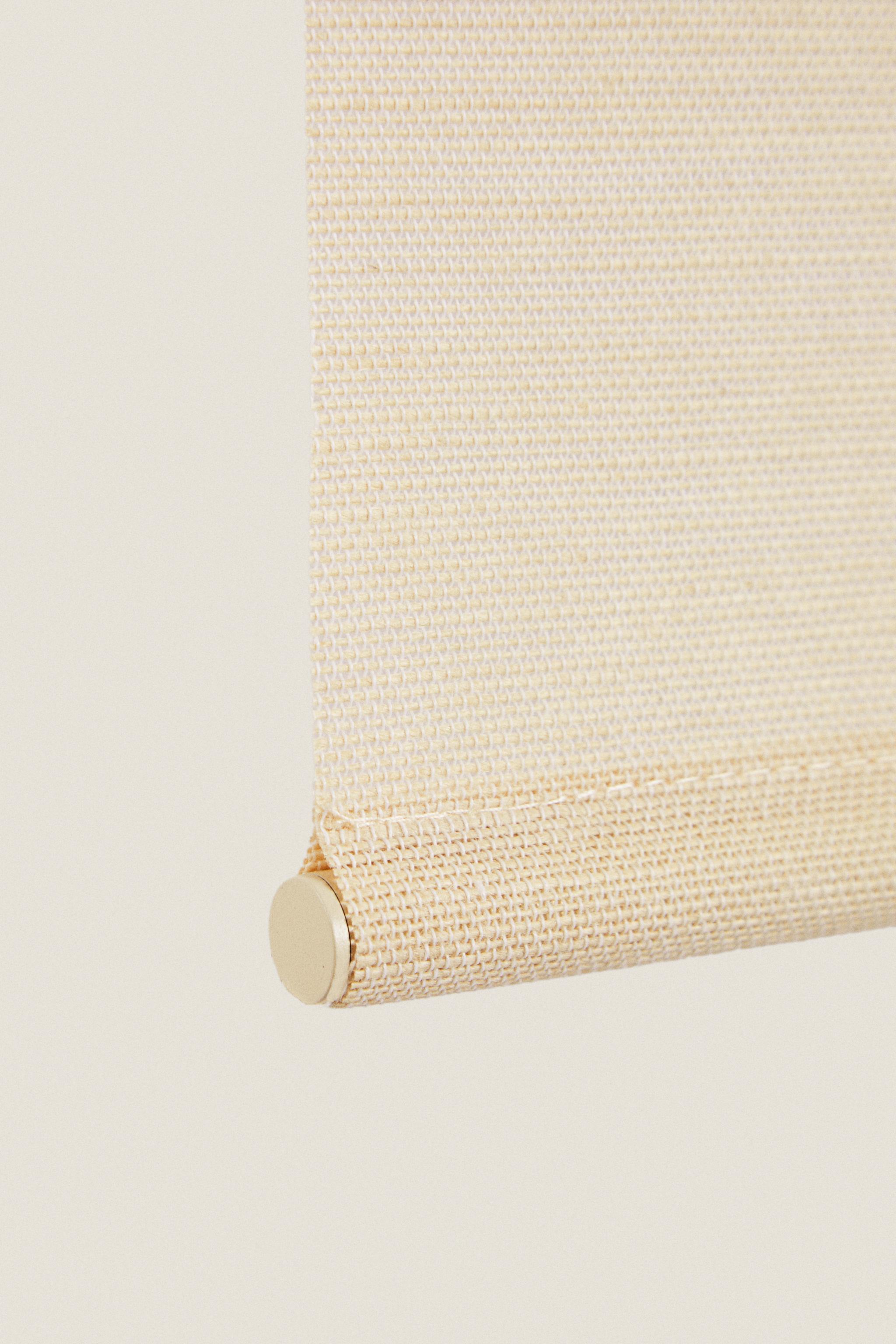 CURTAIN | MEDIUM OPACITY JUTE RETRACTABLE BLIND
