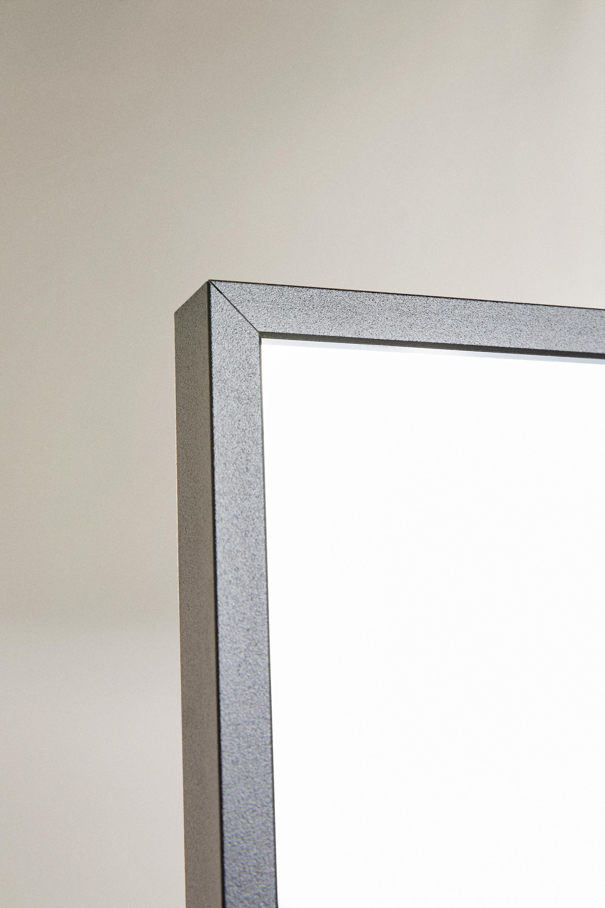 WALL MIRROR WITH METAL FRAME