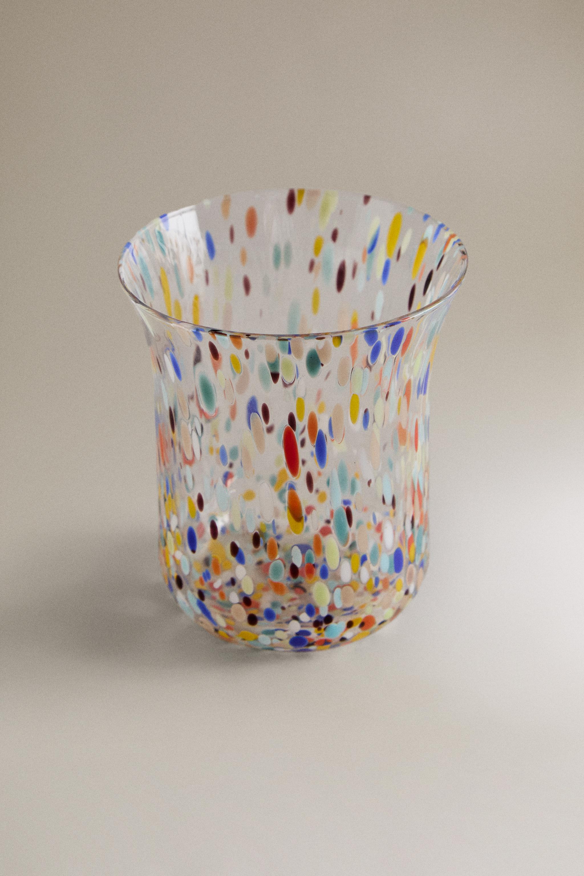 BLOWN GLASS TUMBLER WITH SPECKLED DESIGN