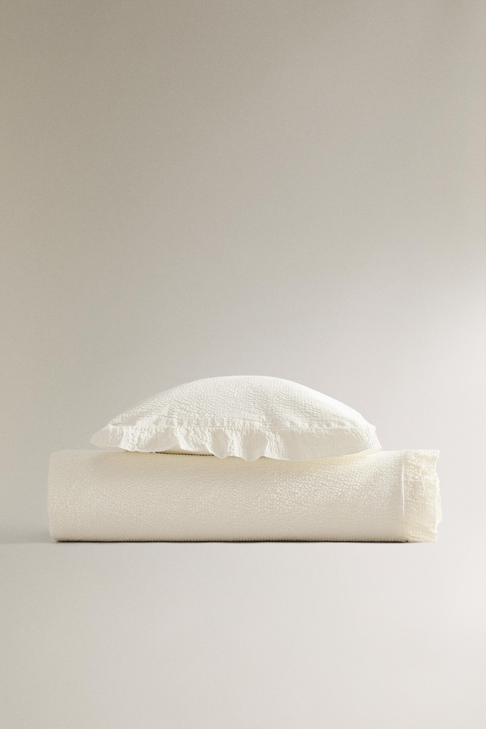 CHILDREN'S TEXTURED BEDSPREAD