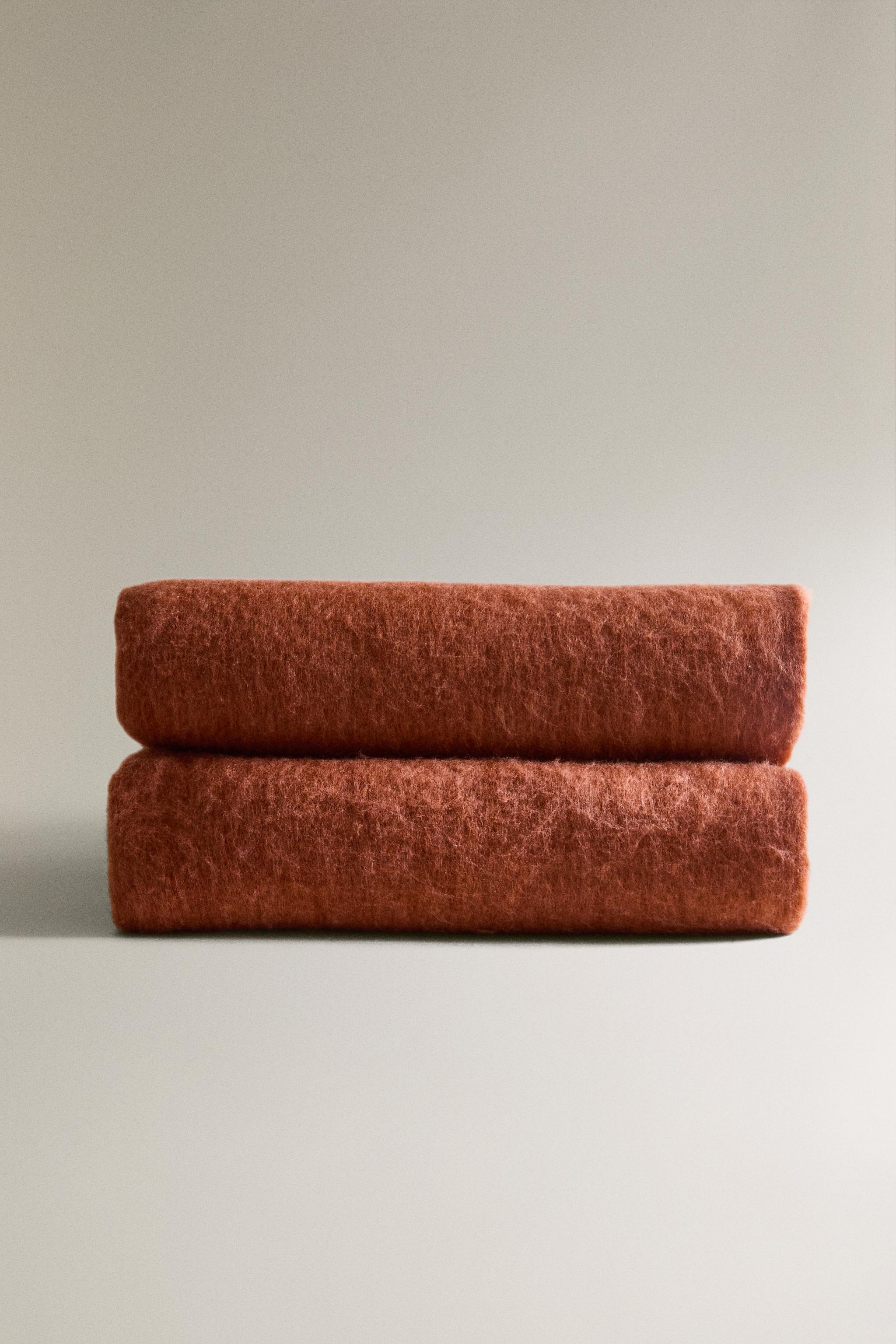 IRREGULAR STRIPED BLANKET X COLLAGERIE