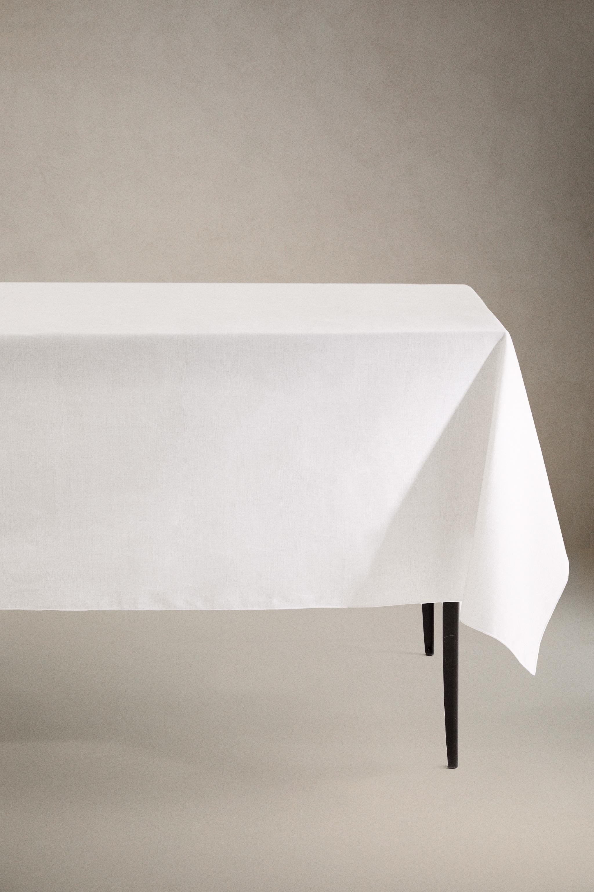 RESIN-COATED COTTON TABLECLOTH WITH OVERLOCK STITCHING