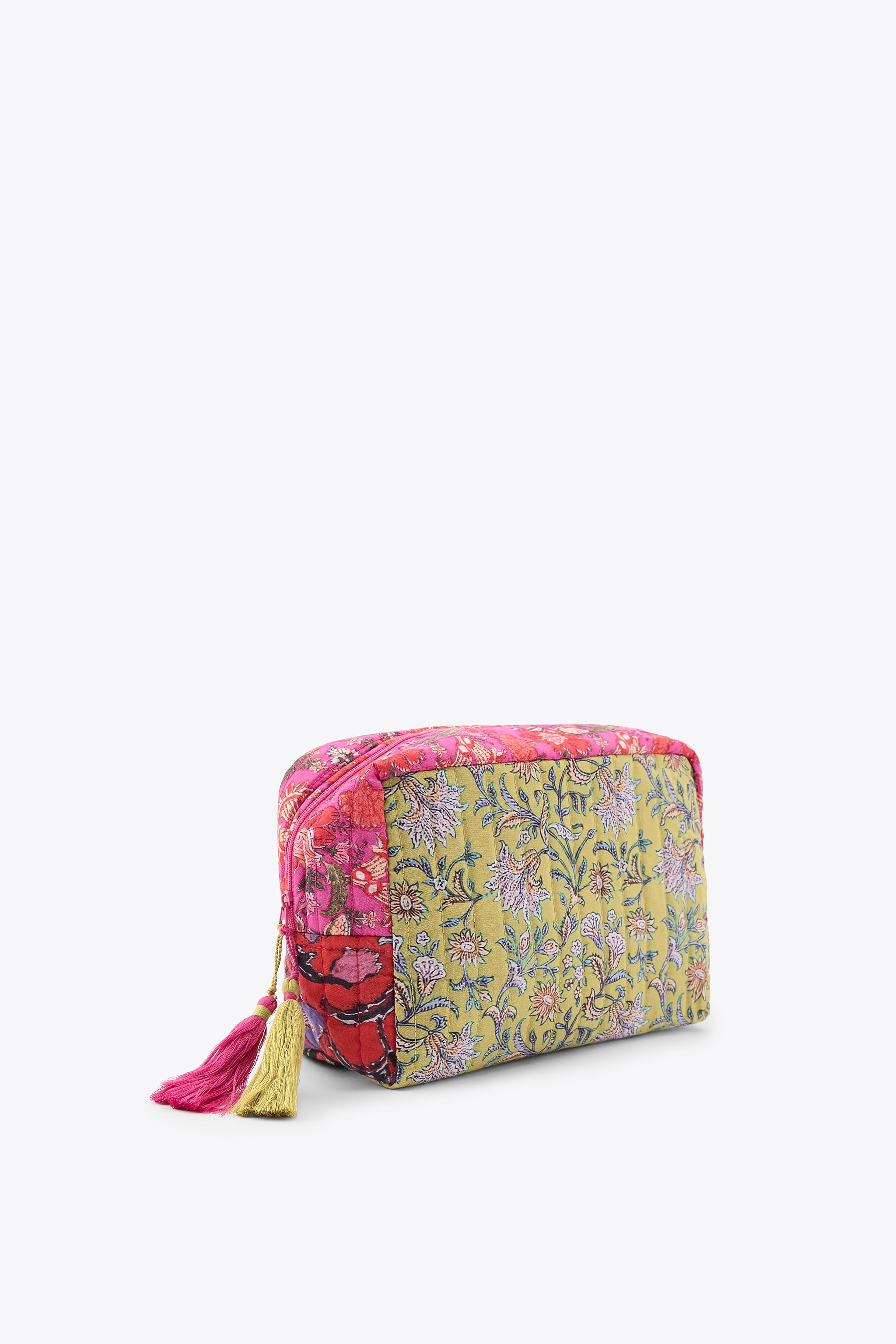 FLORAL PRINT QUILTED TOILETRY BAG