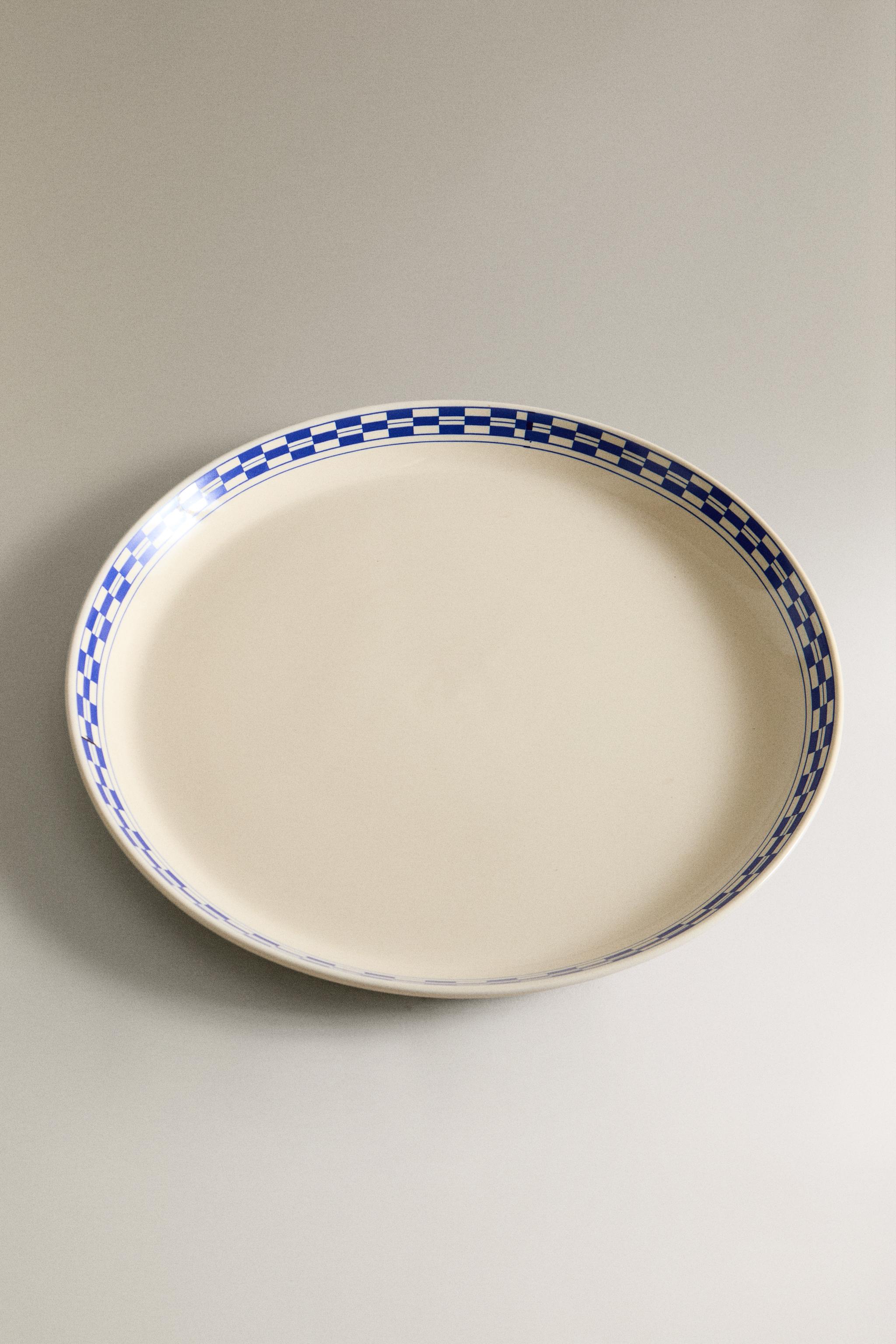 CERAMIC DINNER PLATE WITH CHECKED RIM