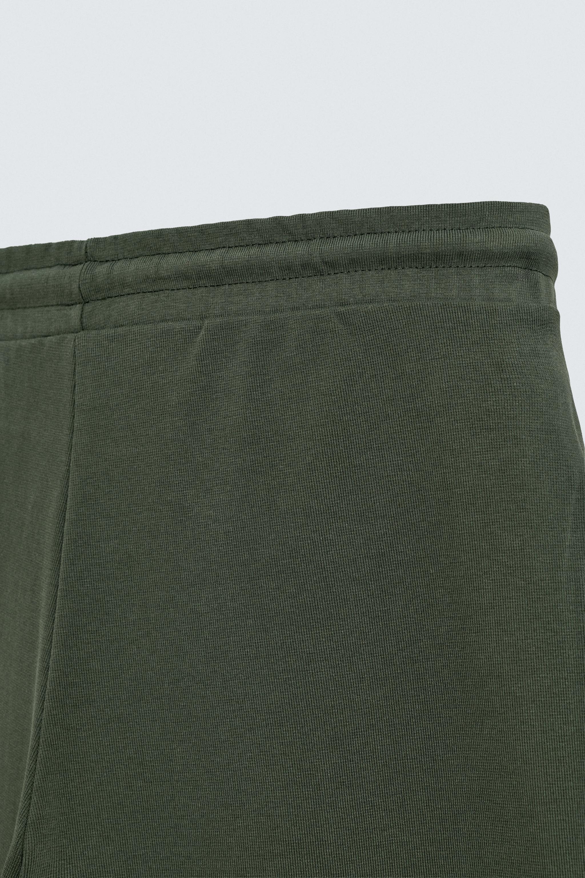 WIDE FIT PLEATED JOGGER PANTS