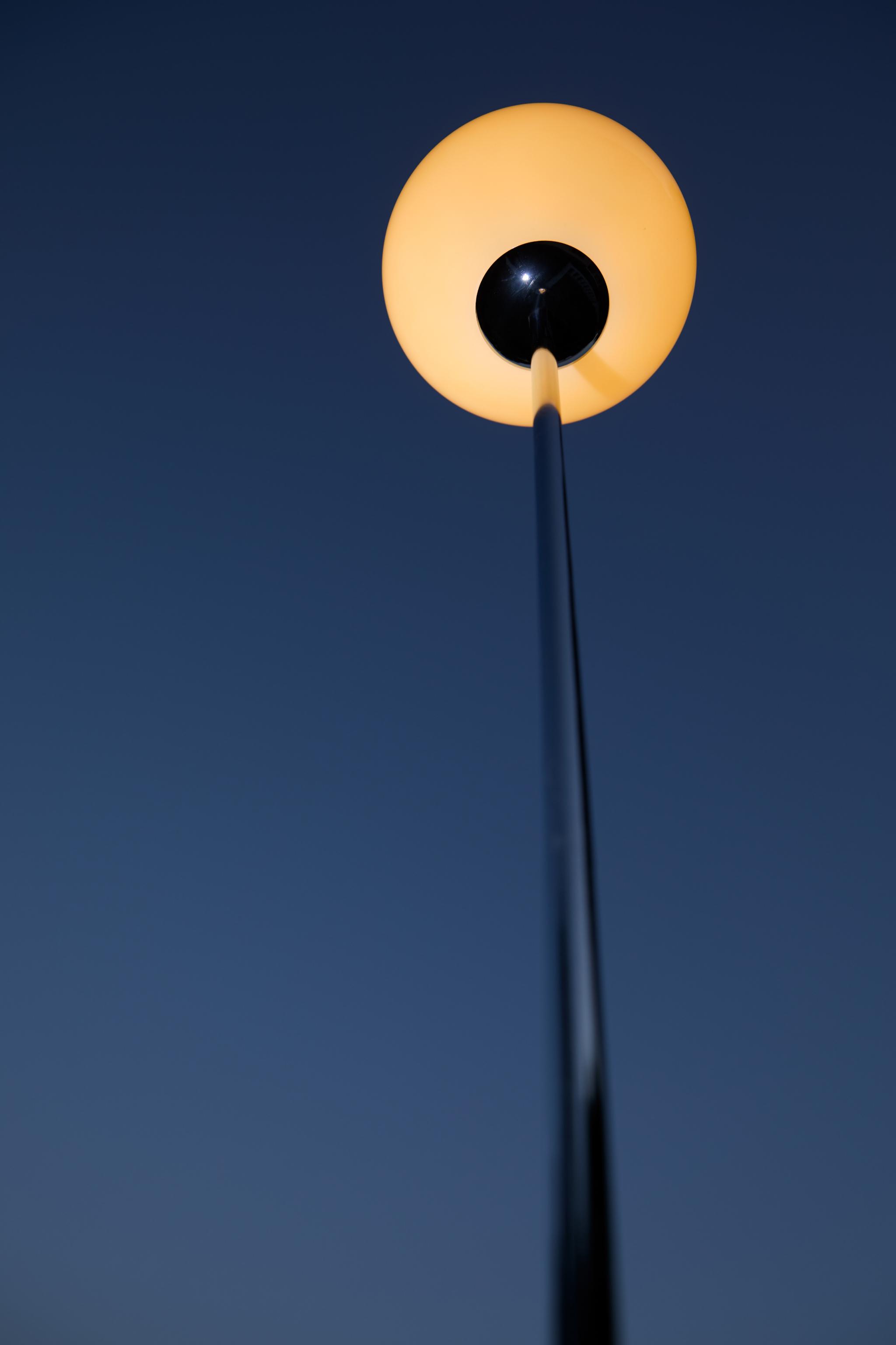 GLASS AND METAL FLOOR LAMP