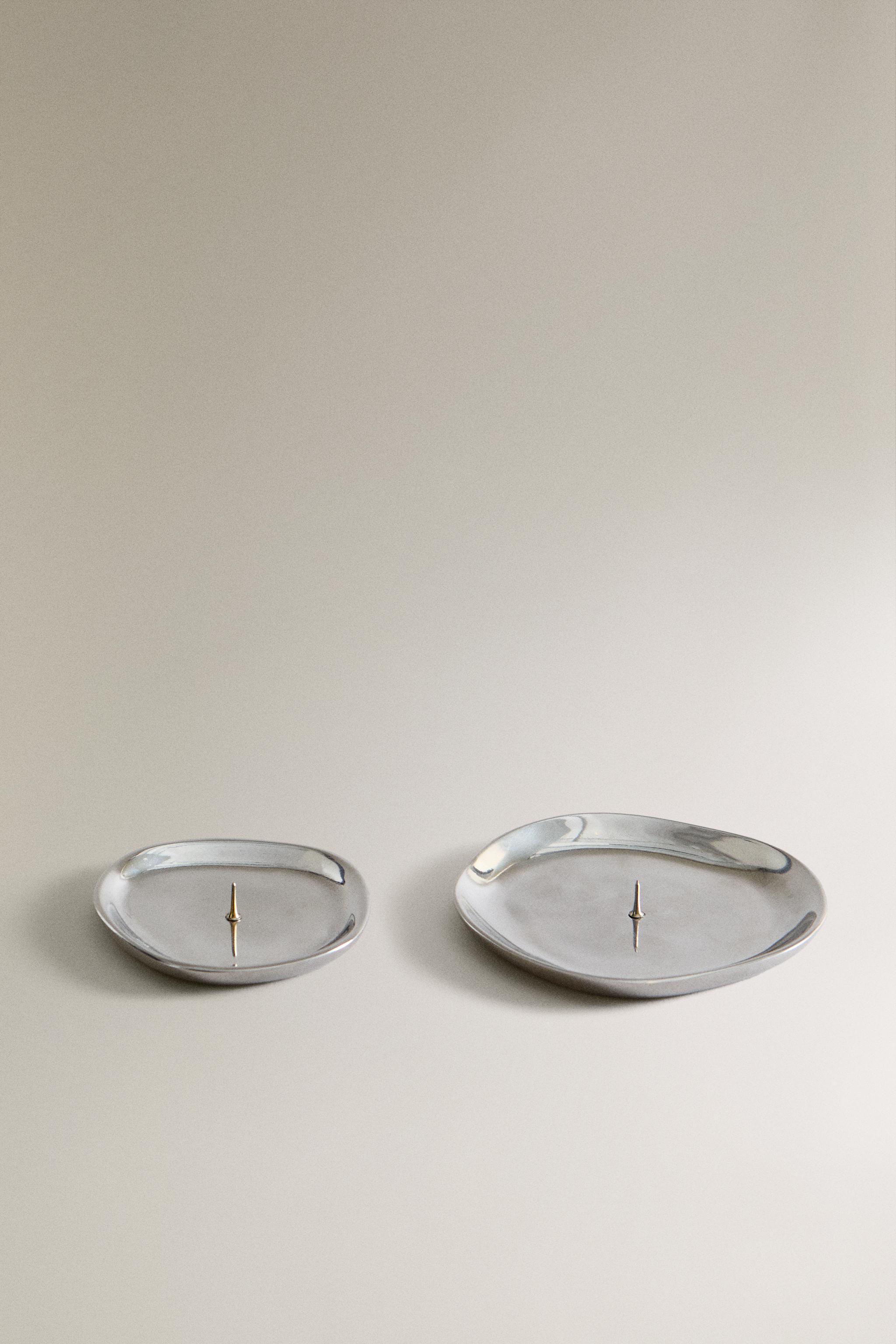 SILVER ALUMINUM TEALIGHT HOLDER