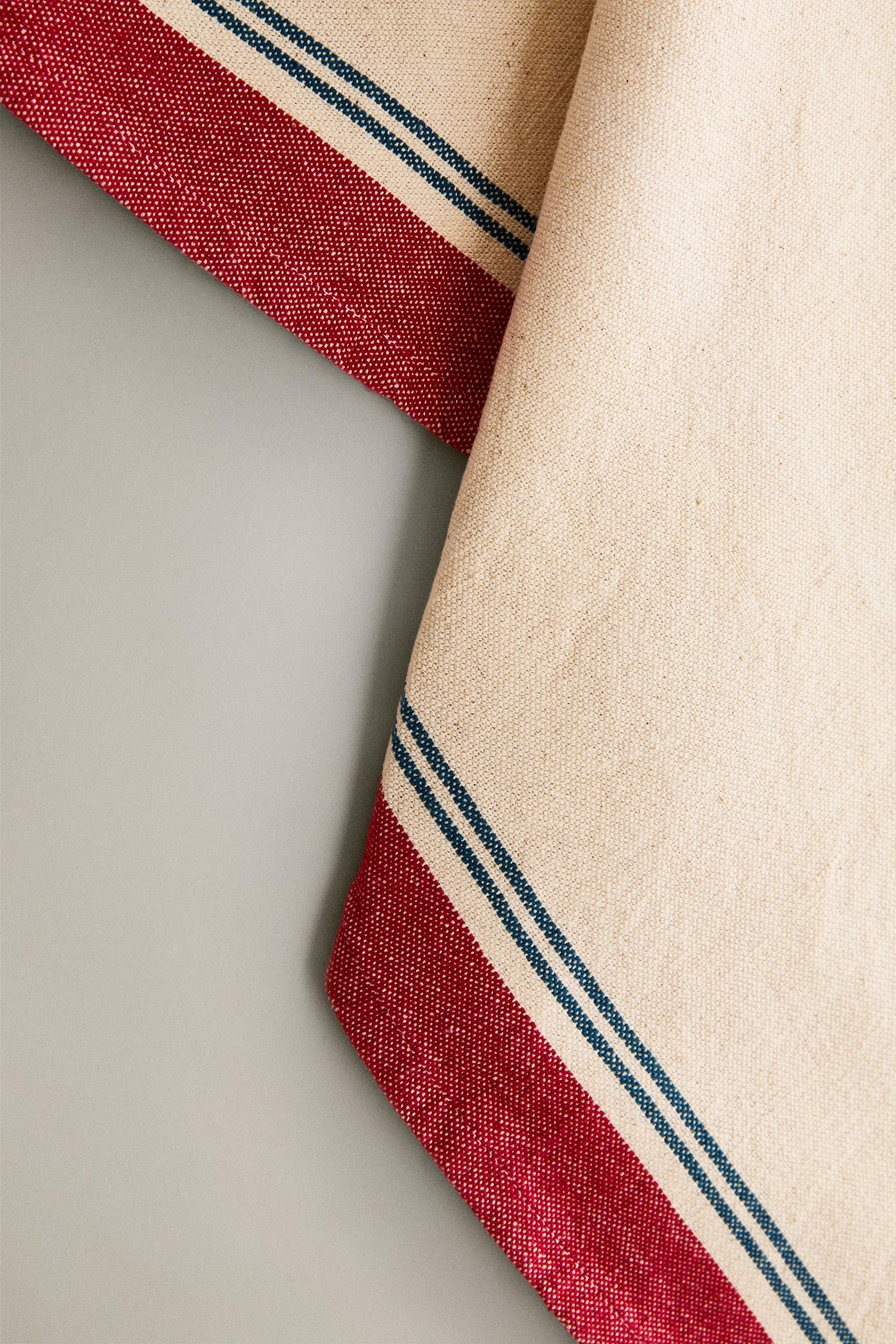 EMBROIDERED KITCHEN TOWEL WITH LOBSTER