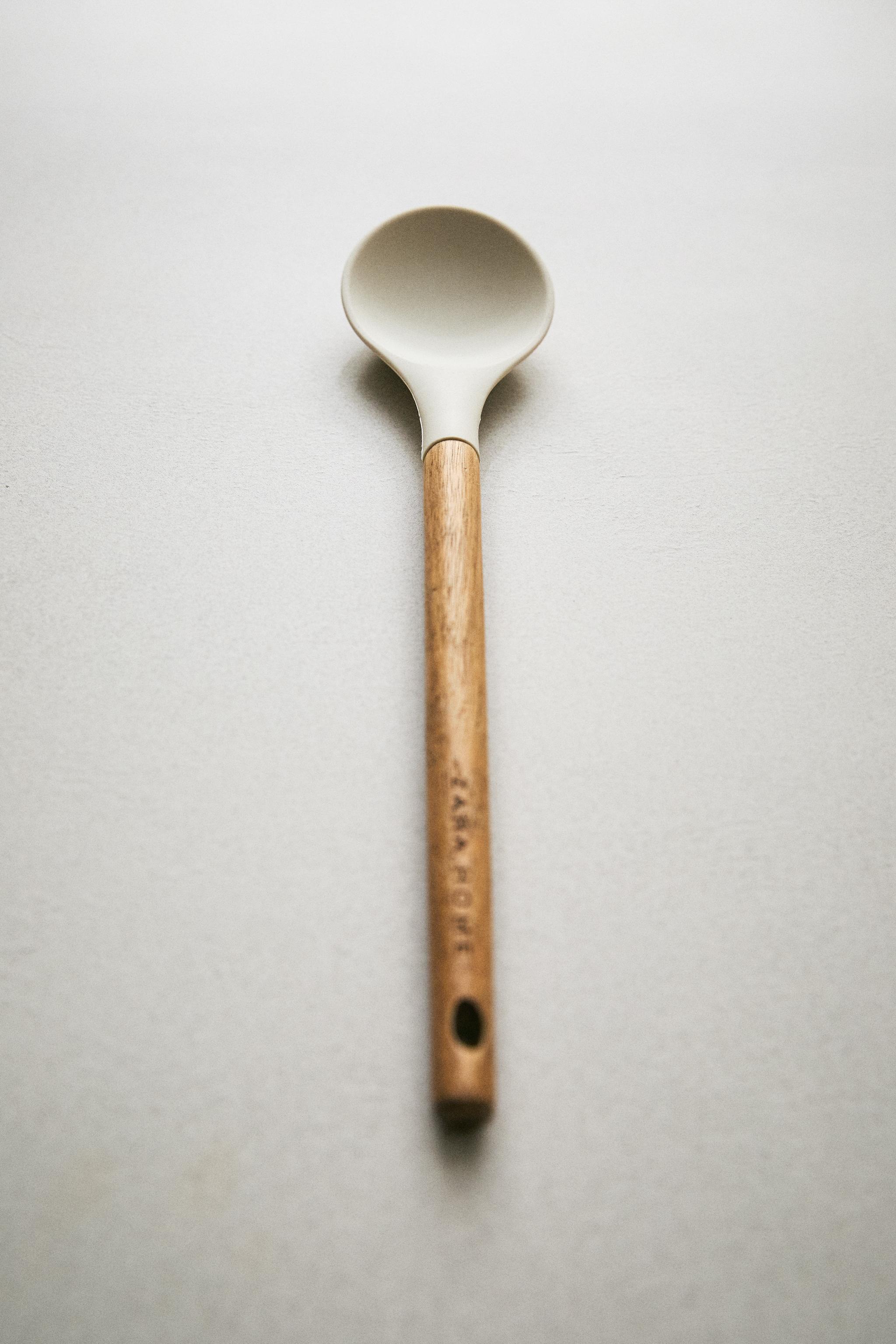 SILICONE AND WOODEN SPOON