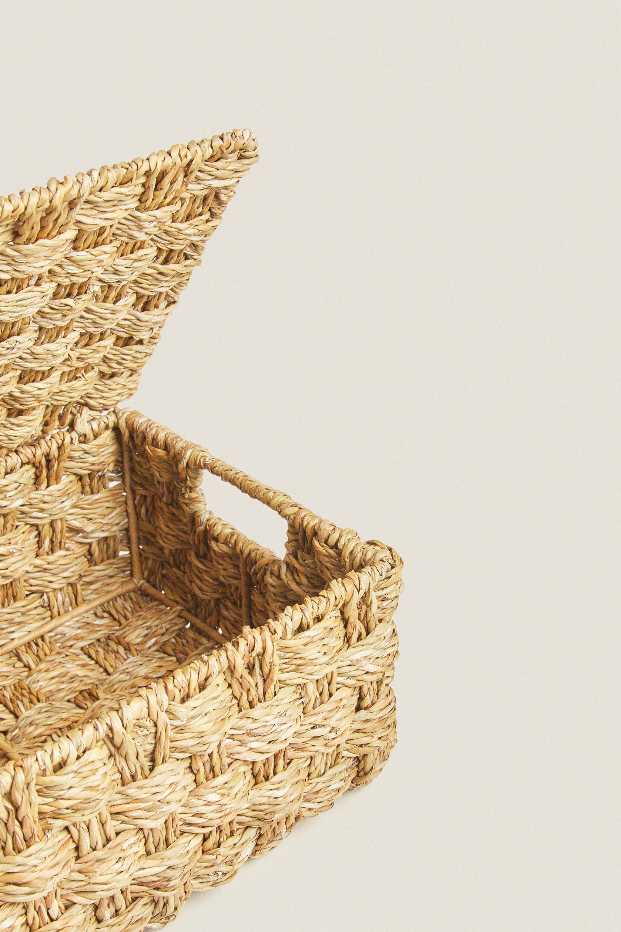 WOVEN BASKET